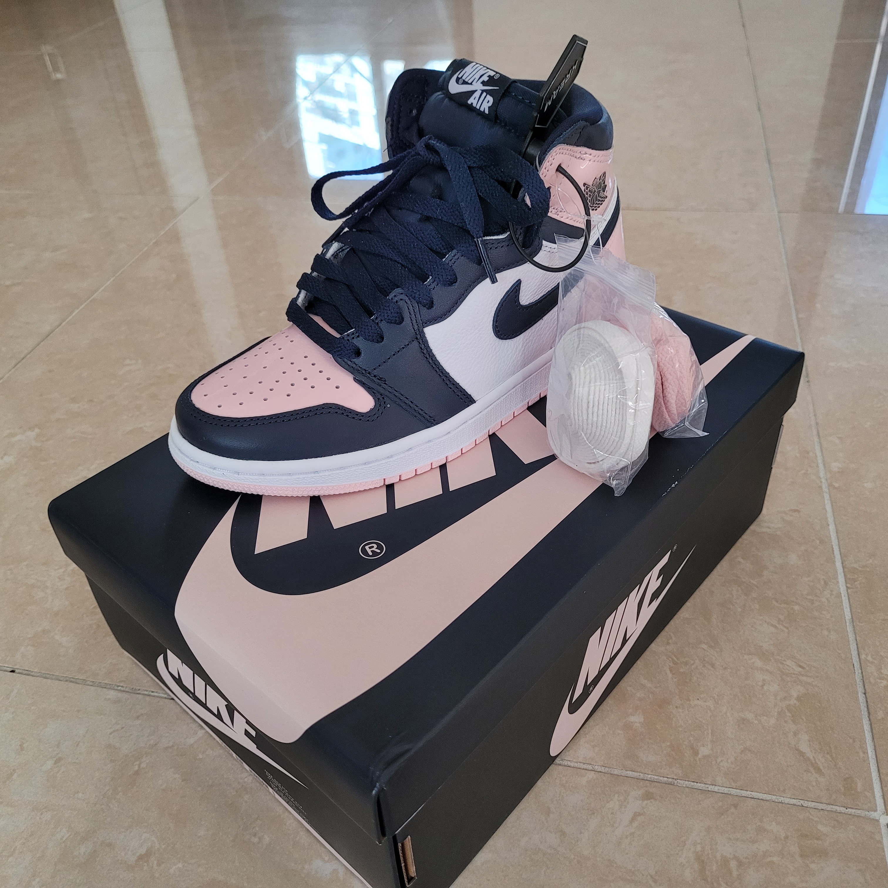(W) Jordan 1 Retro High OG Atmosphere 착용 스타일