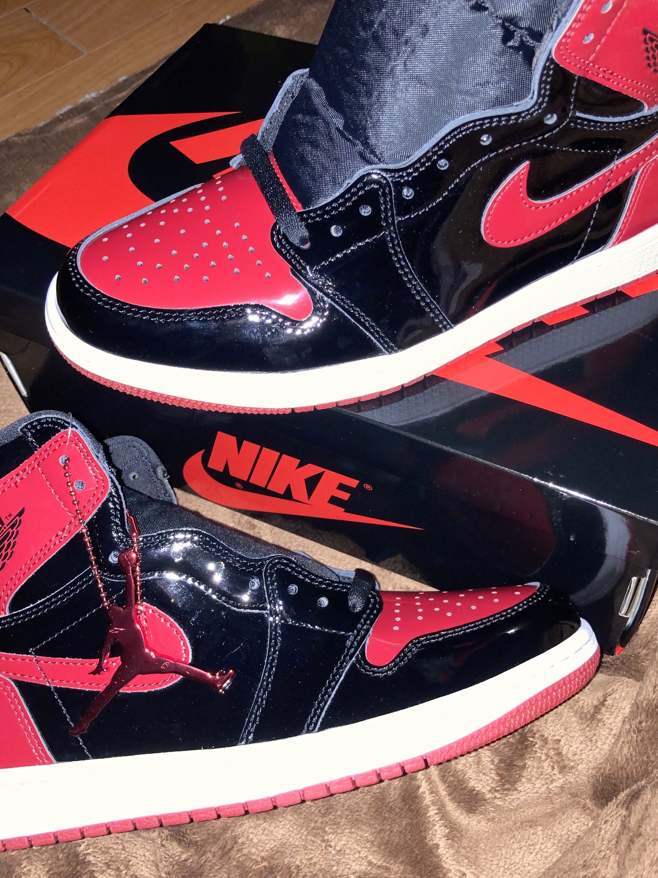 Jordan 1 Retro High OG Patent Bred 착용 스타일 - 2
