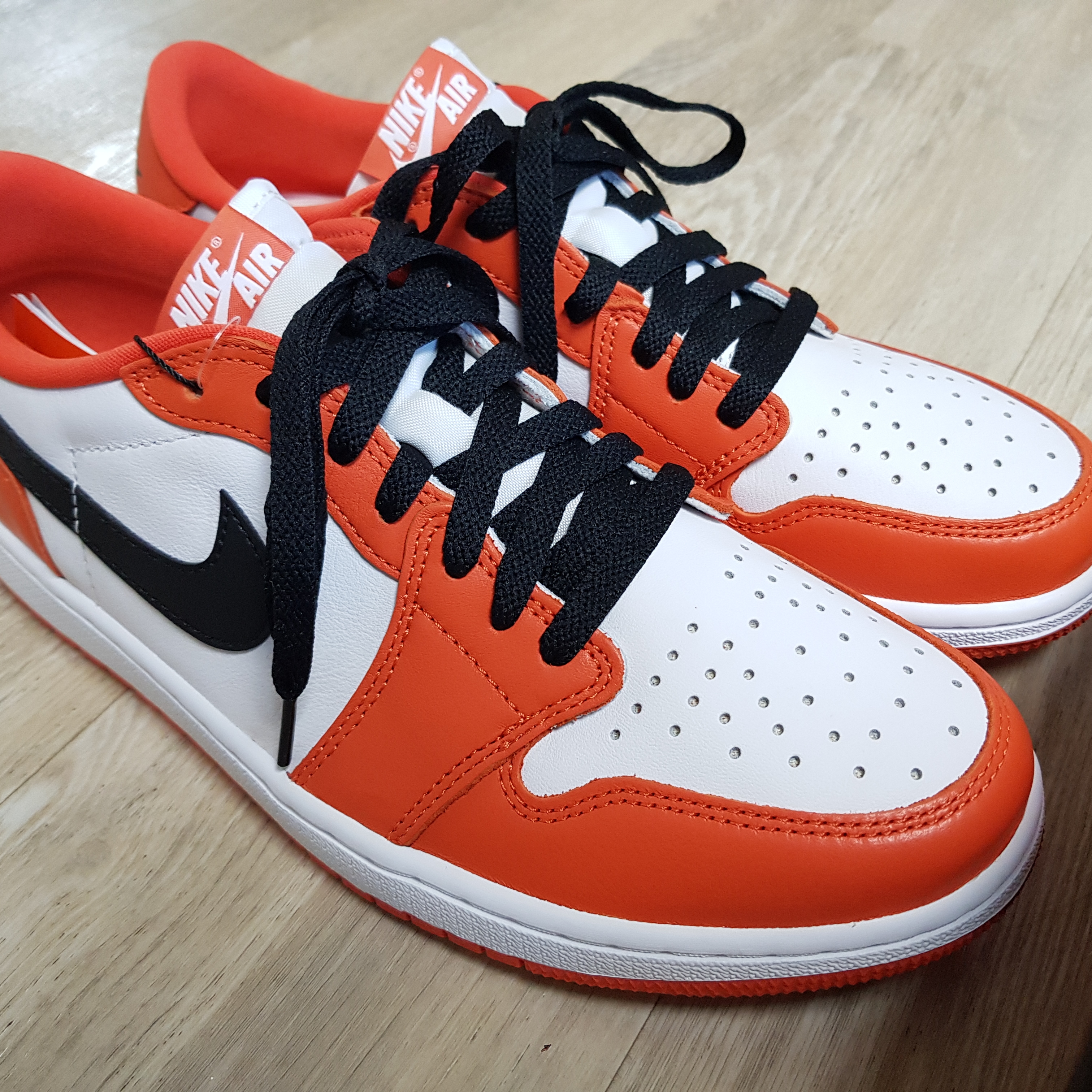 Jordan 1 Low OG Starfish 착용 스타일 - 1