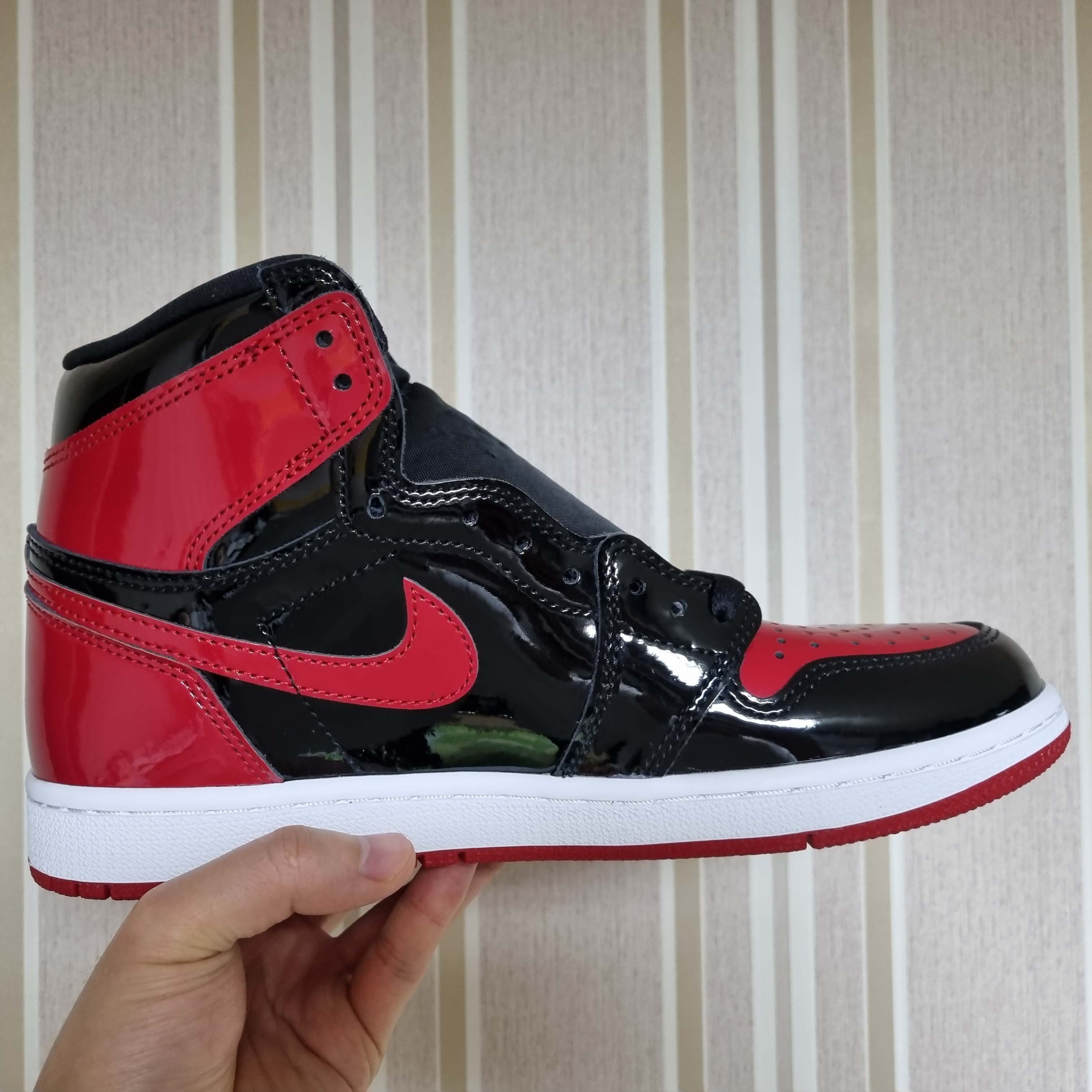 Jordan 1 Retro High OG Patent Bred 착용 스타일