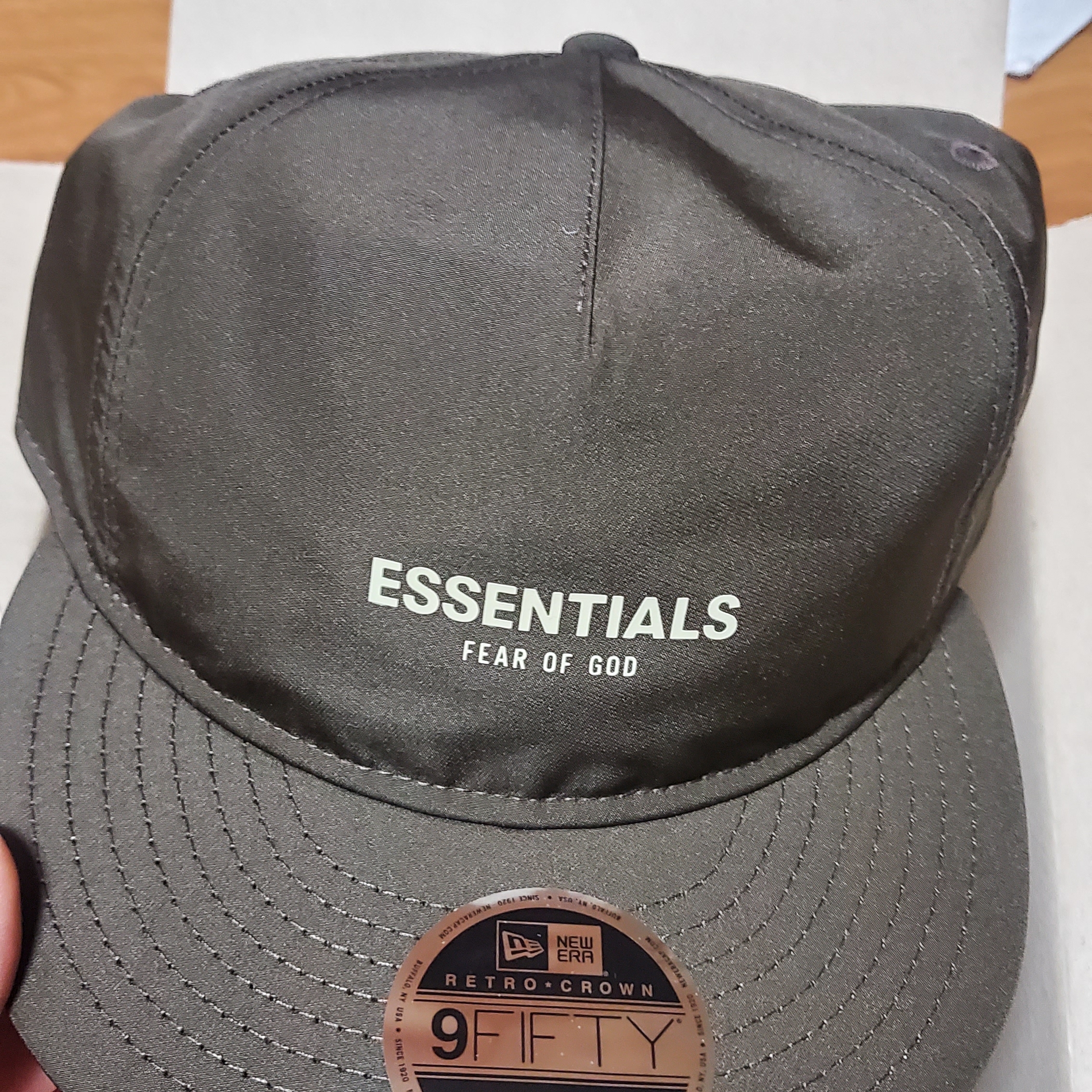 Essentials x New Era Retro Crown Strapback Brown 착용 스타일
