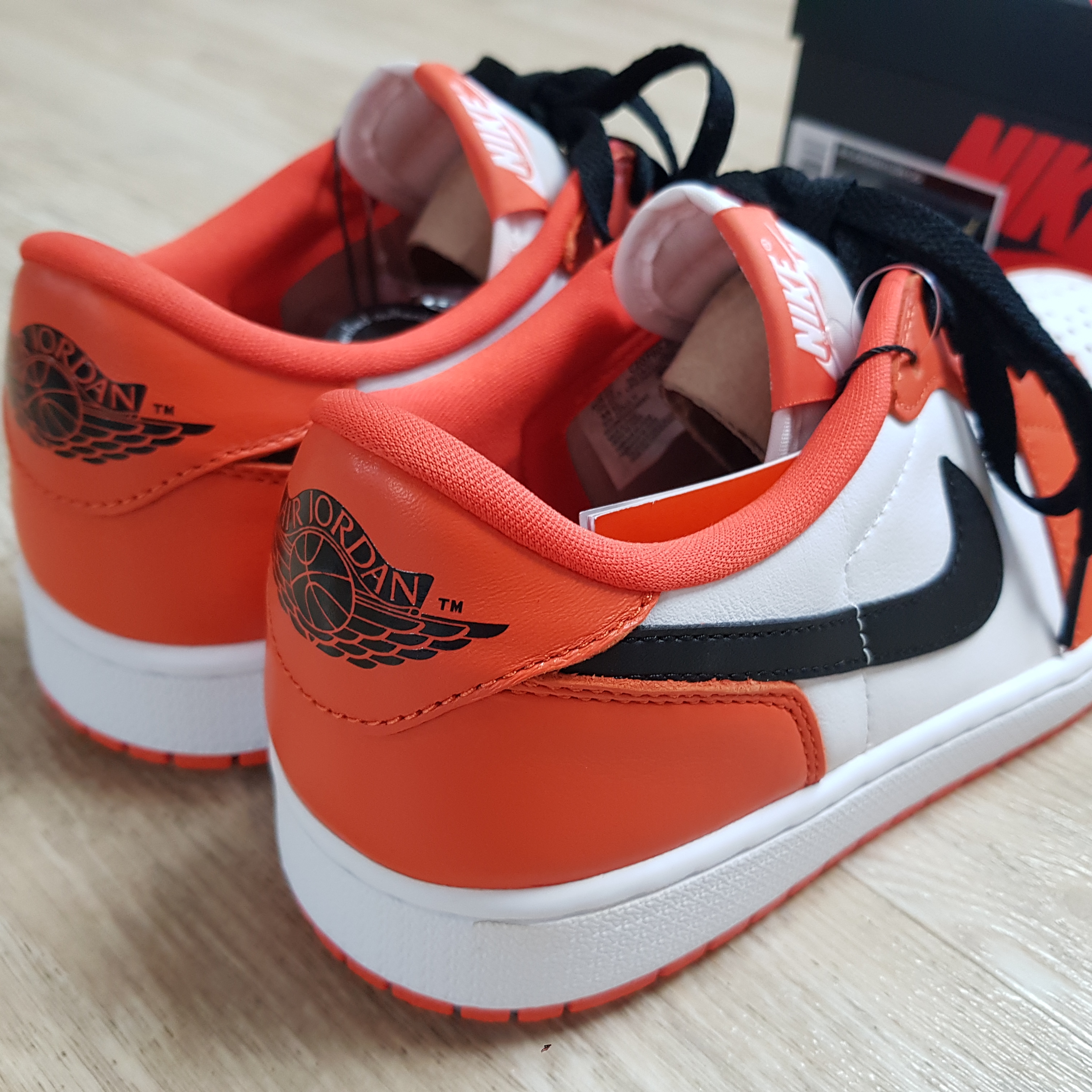 Jordan 1 Low OG Starfish 착용 스타일 - 2
