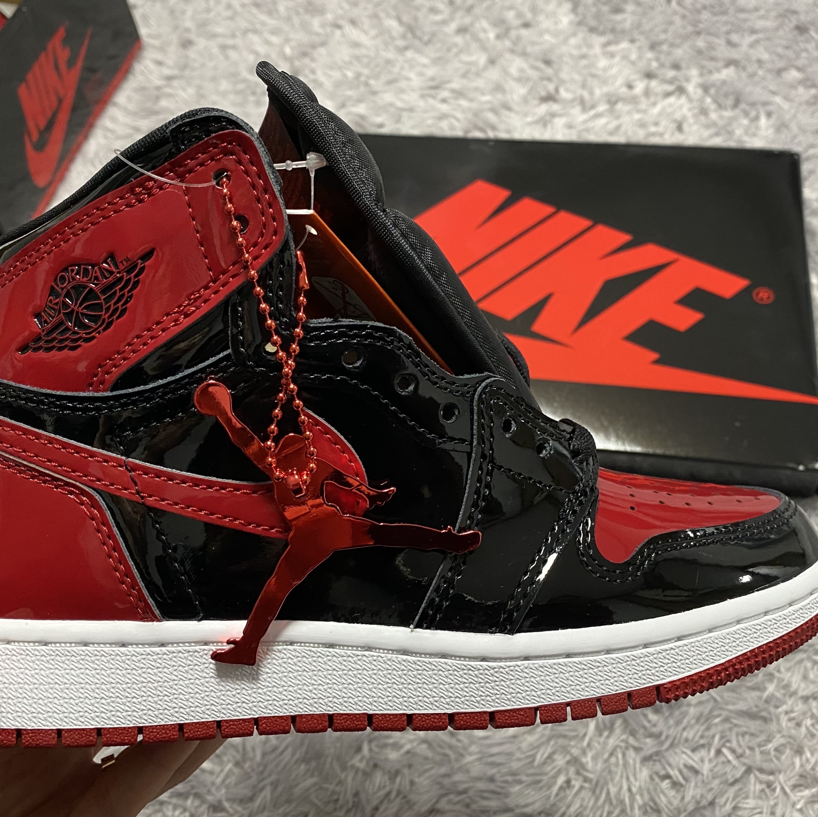 (GS) Jordan 1 Retro High OG Patent Bred 착용 스타일 - 4