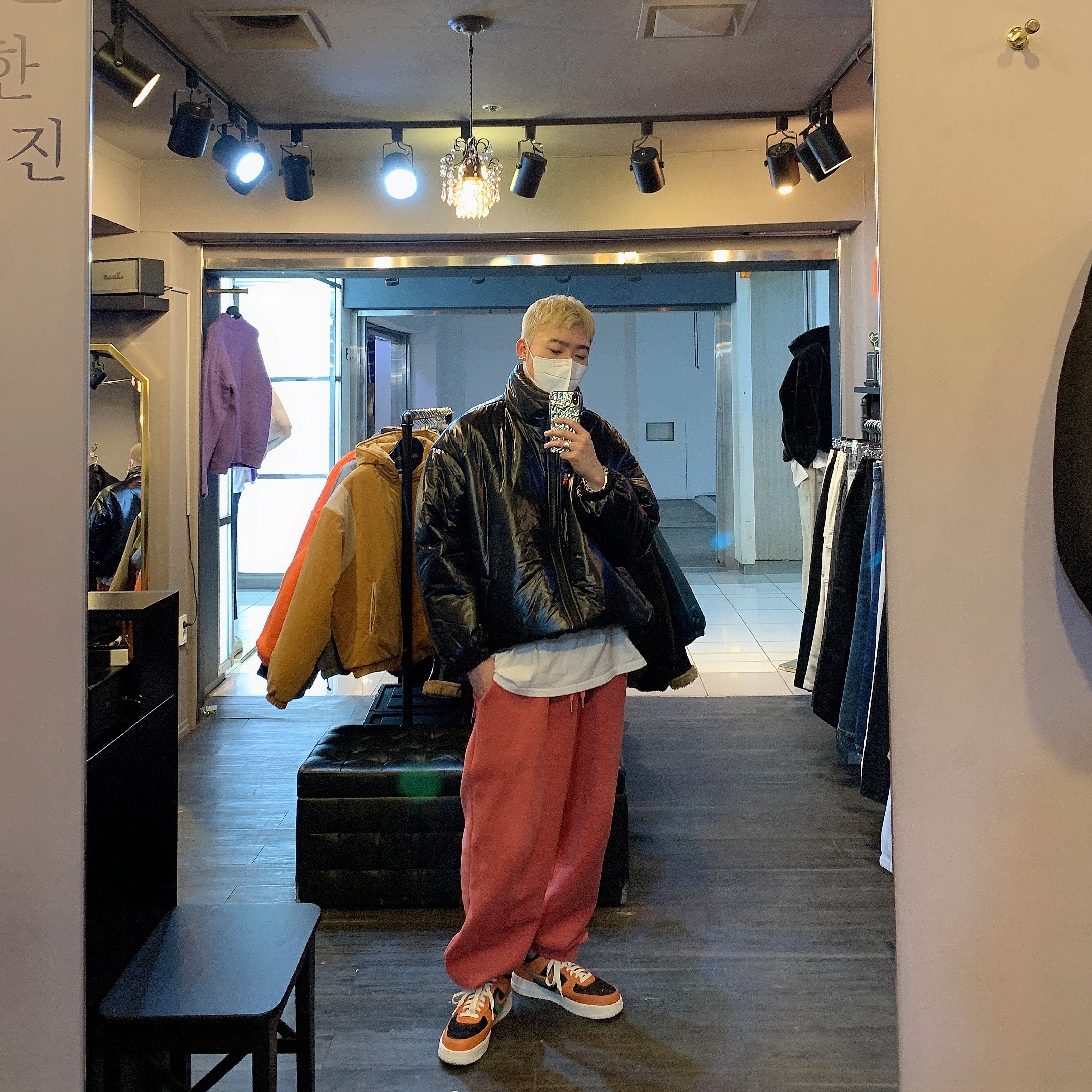 Nike Air Force 1 '07 LX Siempre Familia 착용 스타일 - 2