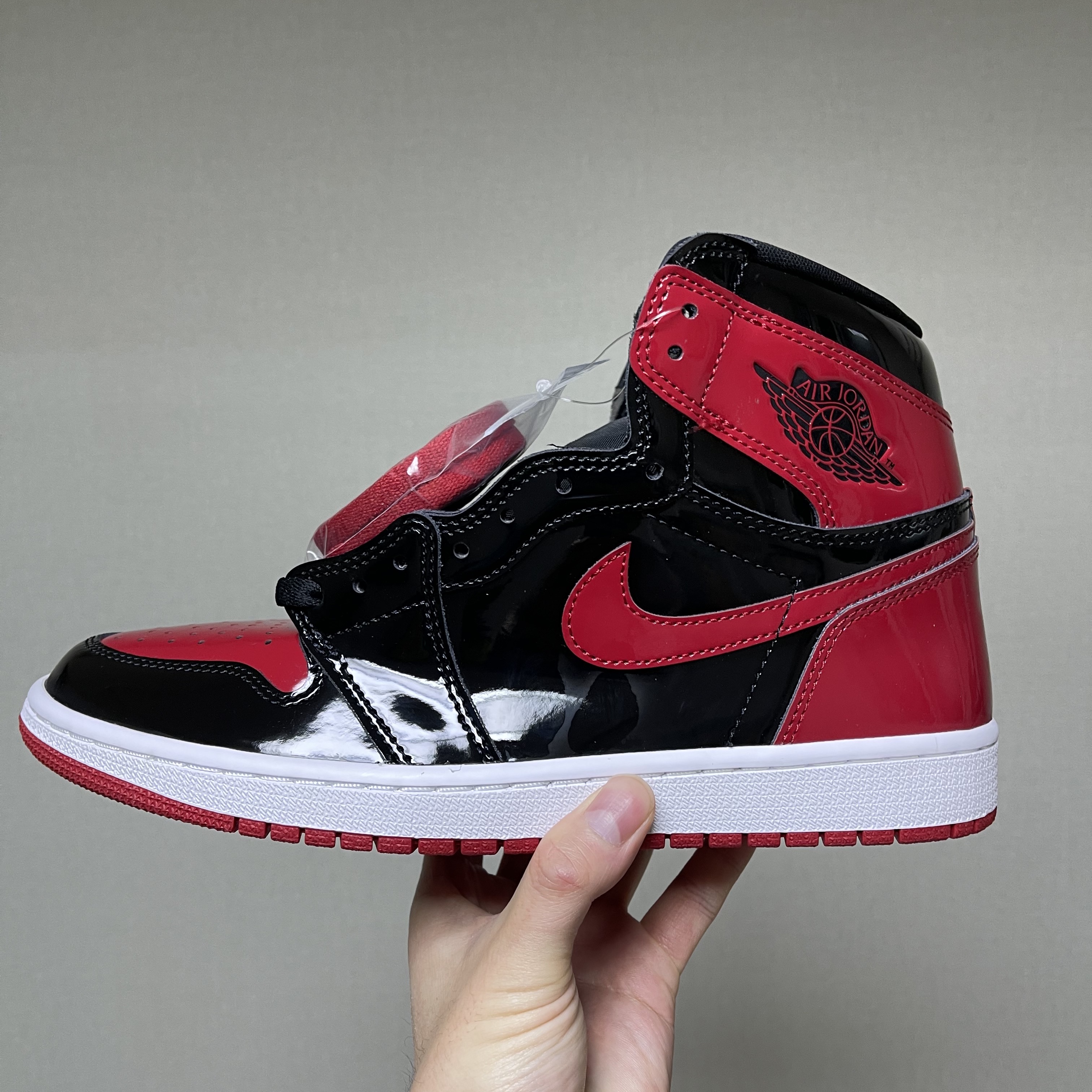 Jordan 1 Retro High OG Patent Bred 착용 스타일 - 1