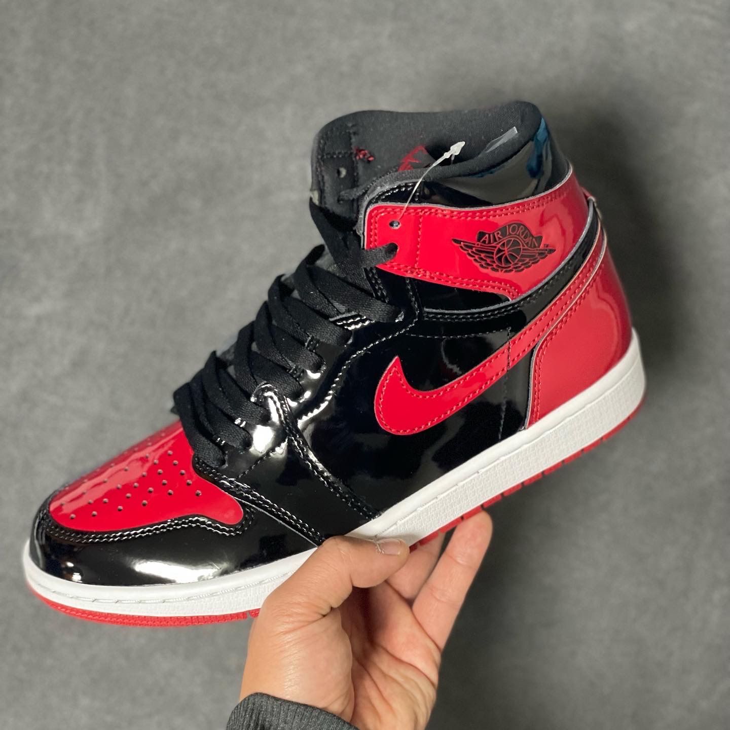 Jordan 1 Retro High OG Patent Bred 착용 스타일 - 1
