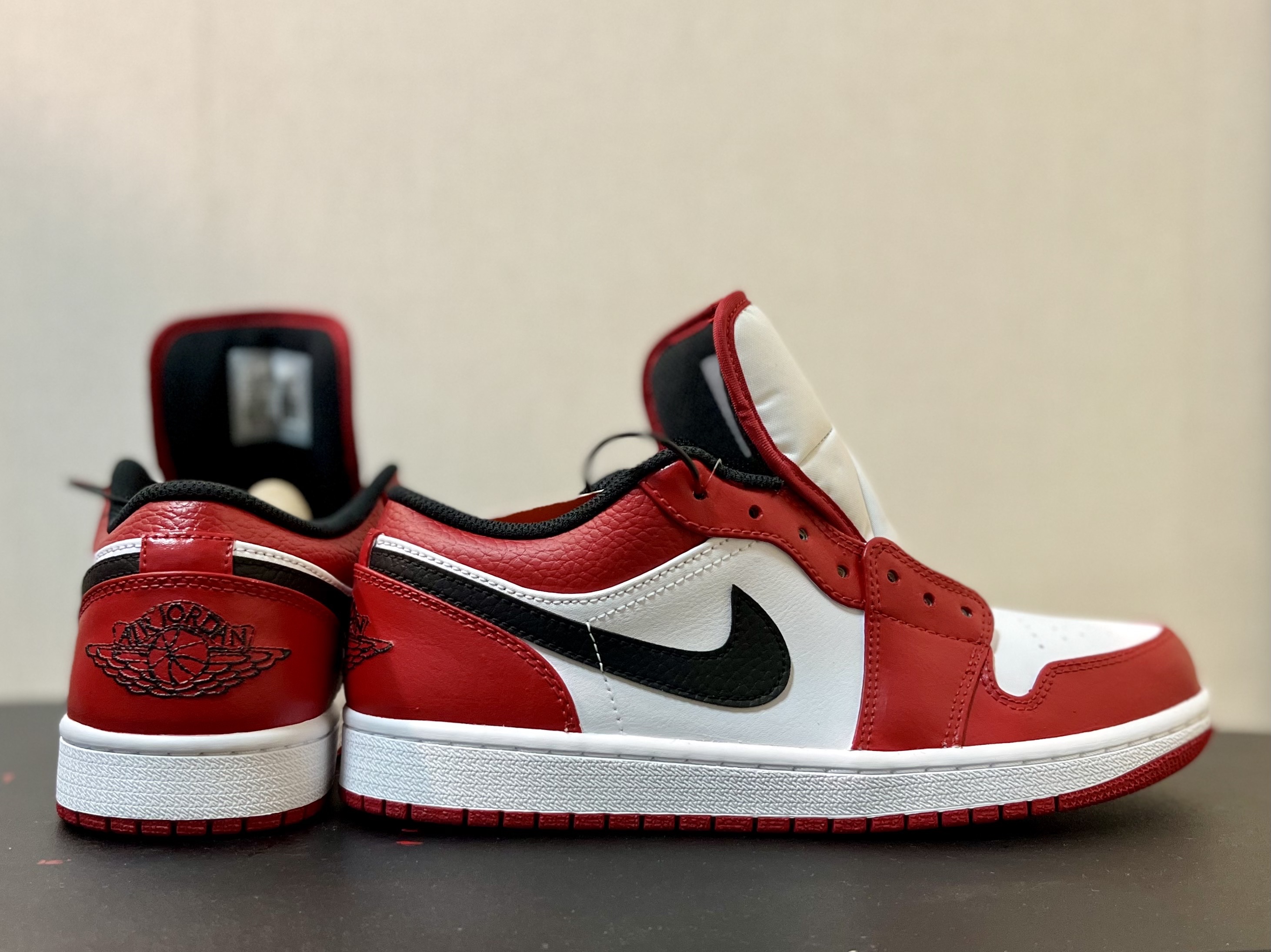 Jordan 1 Low White Red Black, (GS) Jordan 1 Low White Red Black 착용 스타일 - 1