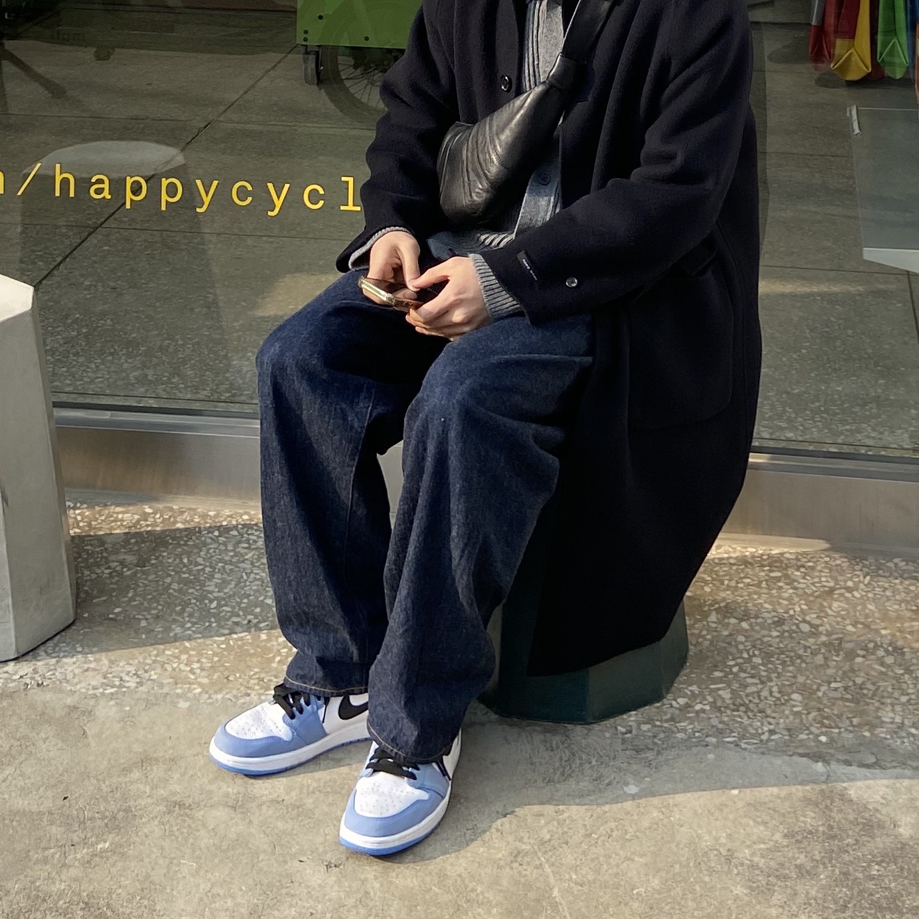 Jordan 1 Retro High OG University Blue 착용 스타일 - 2