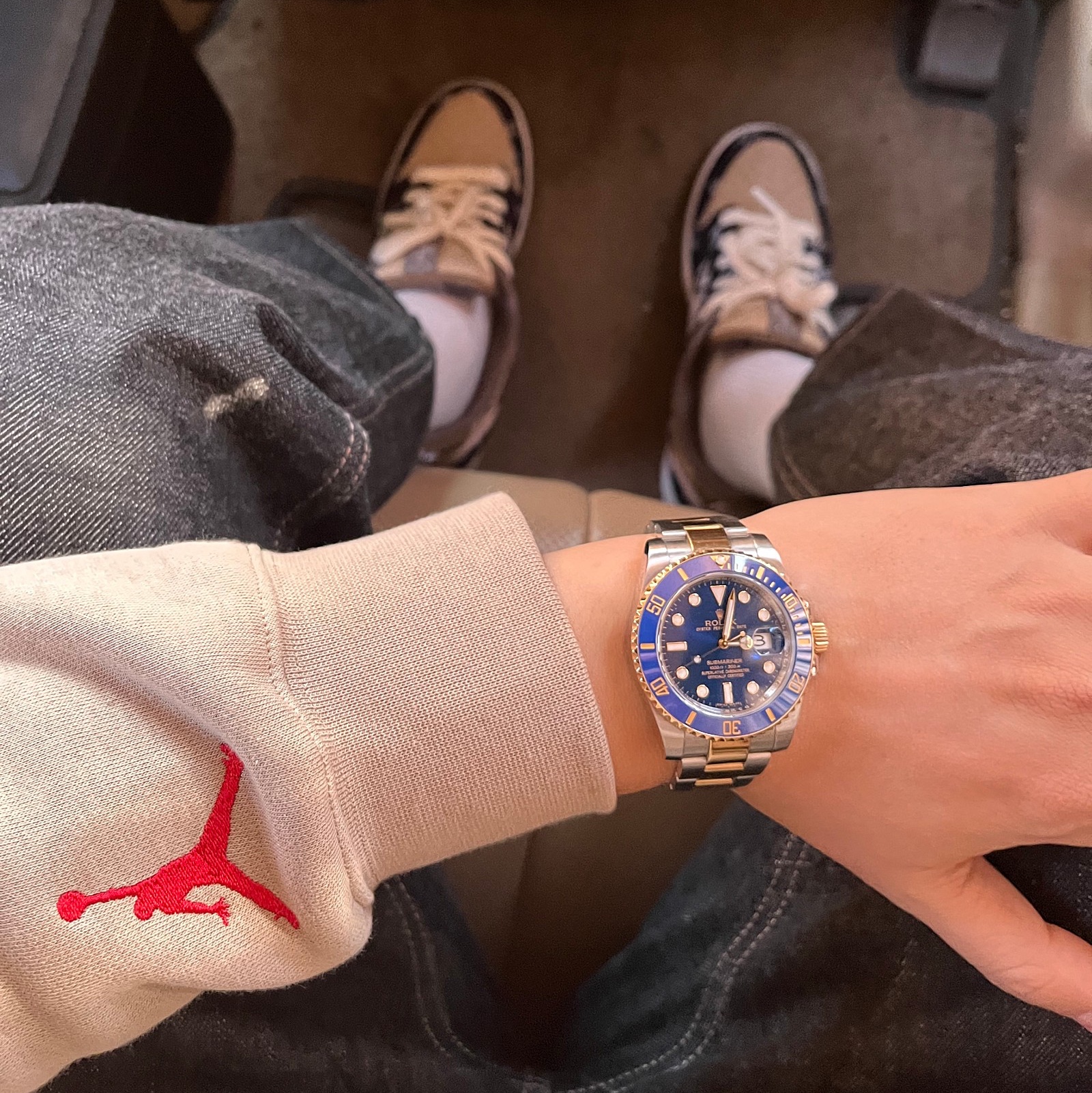 Nike x Travis Scott SB Dunk Low, Jordan x Travis Scott Pullover Hoodie - Asia 착용 스타일