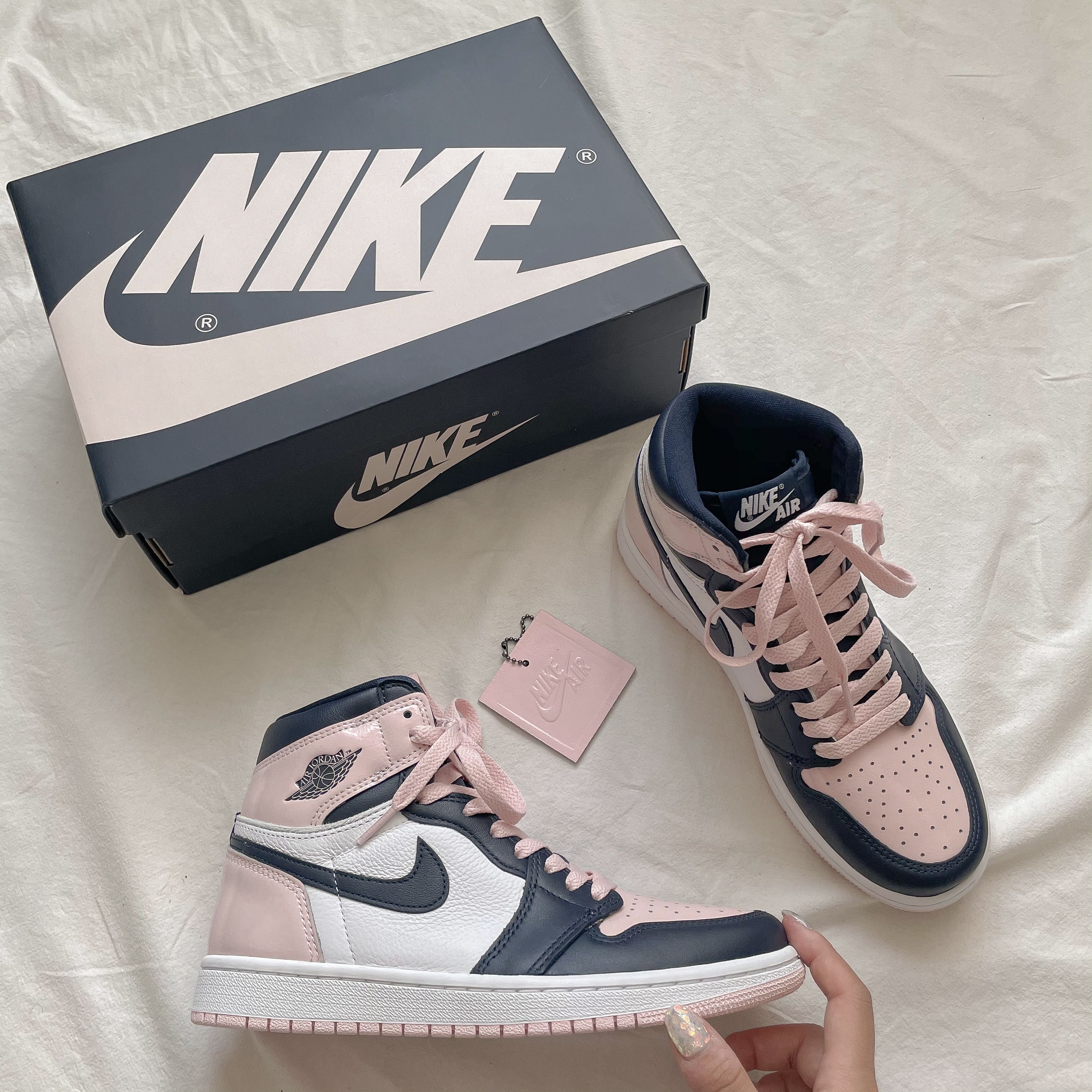 (W) Jordan 1 Retro High OG Atmosphere 착용 스타일 - 2