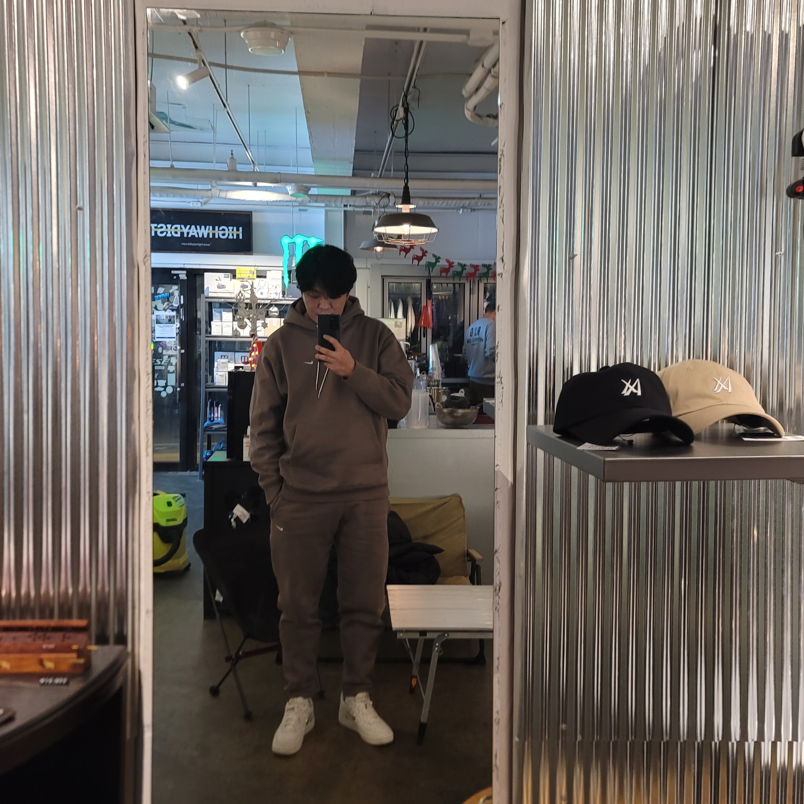 Nike NRG Solo Swoosh Fleece Hoodie Light Army - US/EU, Nike NRG Solo Swoosh Fleece Pants Light Army - Asia 착용 스타일 - 2