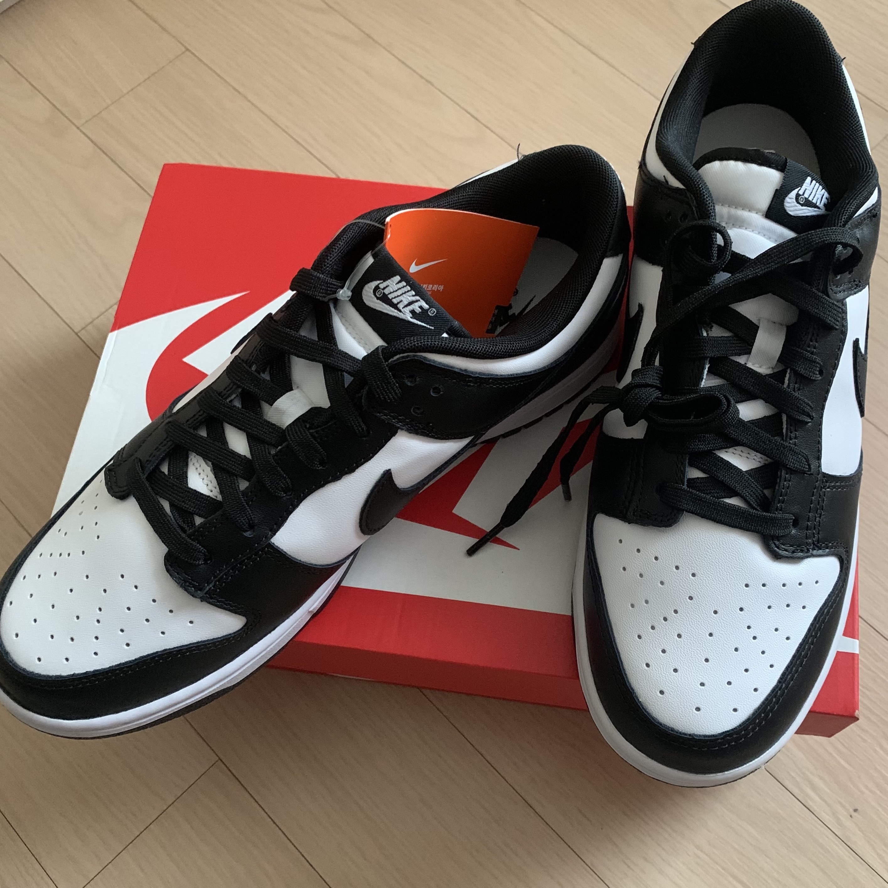 Nike Dunk Low Retro Black 착용 스타일 - 2