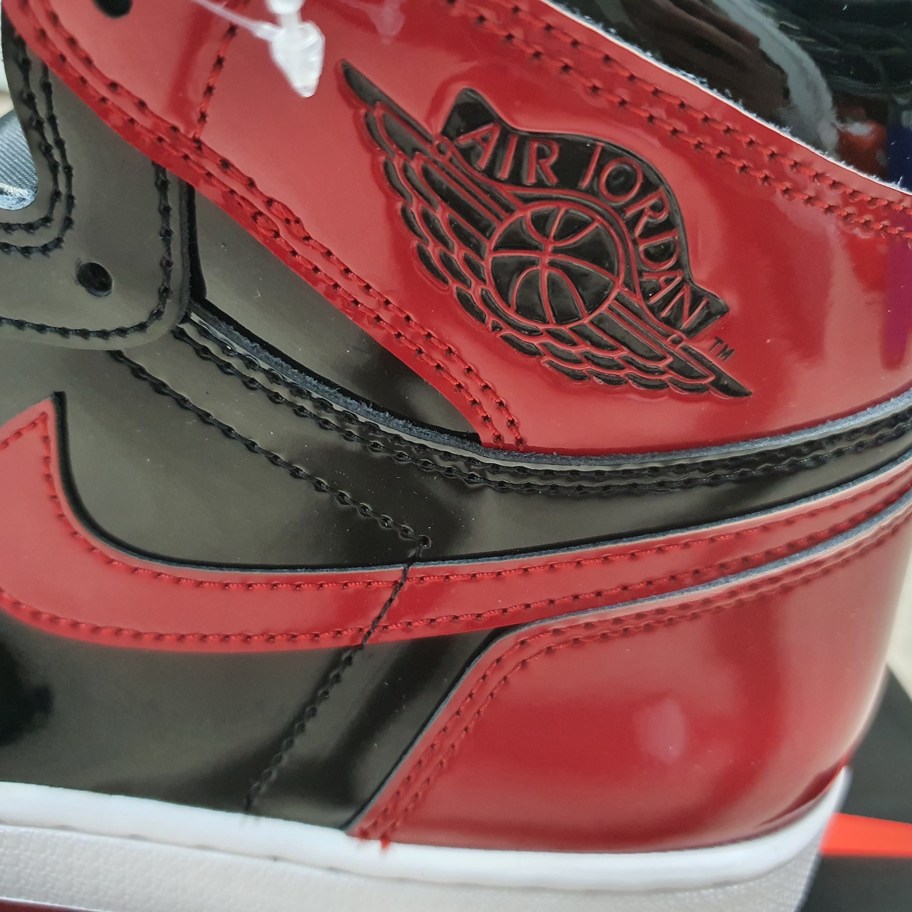 Jordan 1 Retro High OG Patent Bred 착용 스타일 - 4