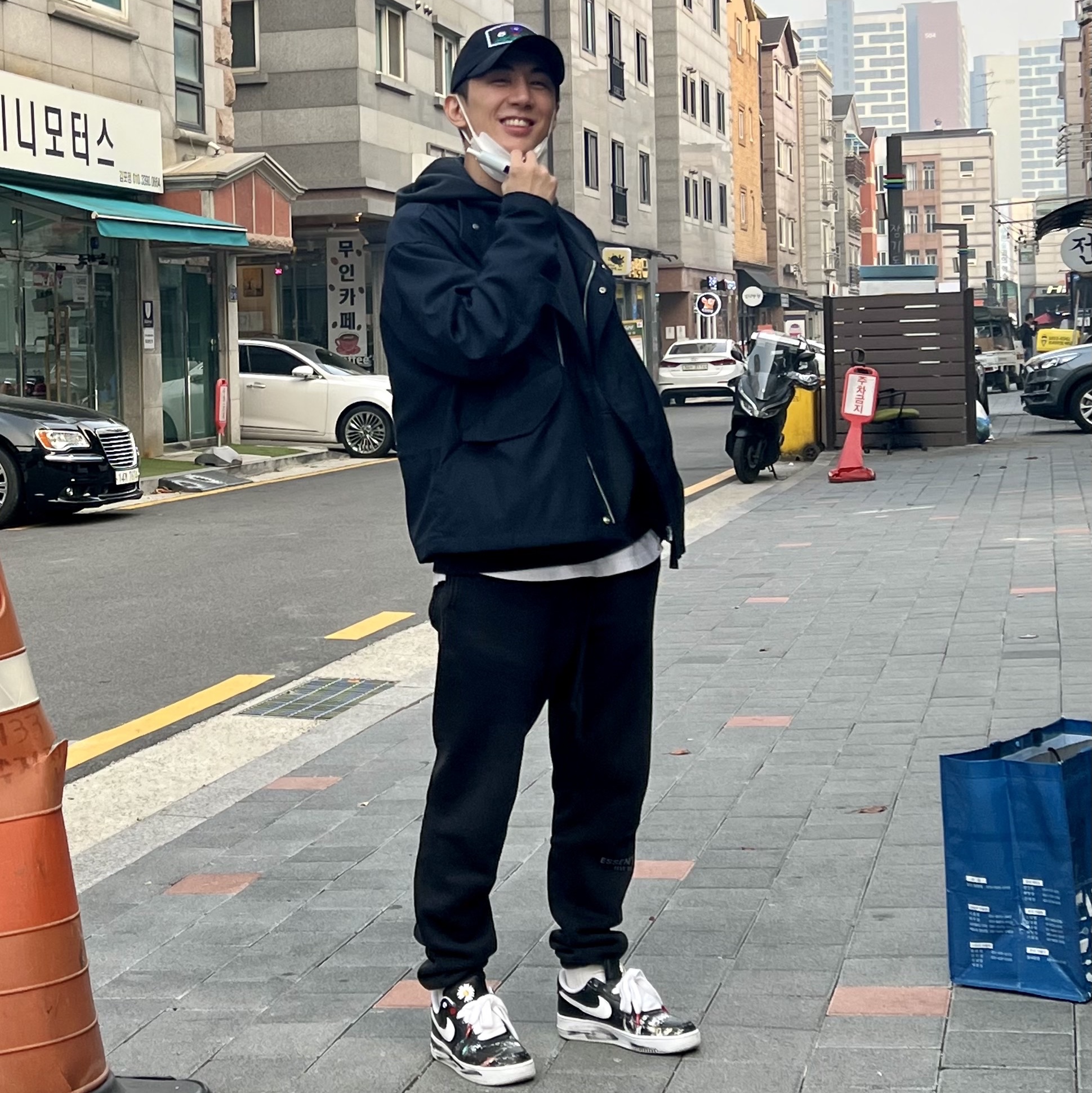 Nike x Peaceminusone Air Force 1 Low Para-Noise 착용 스타일