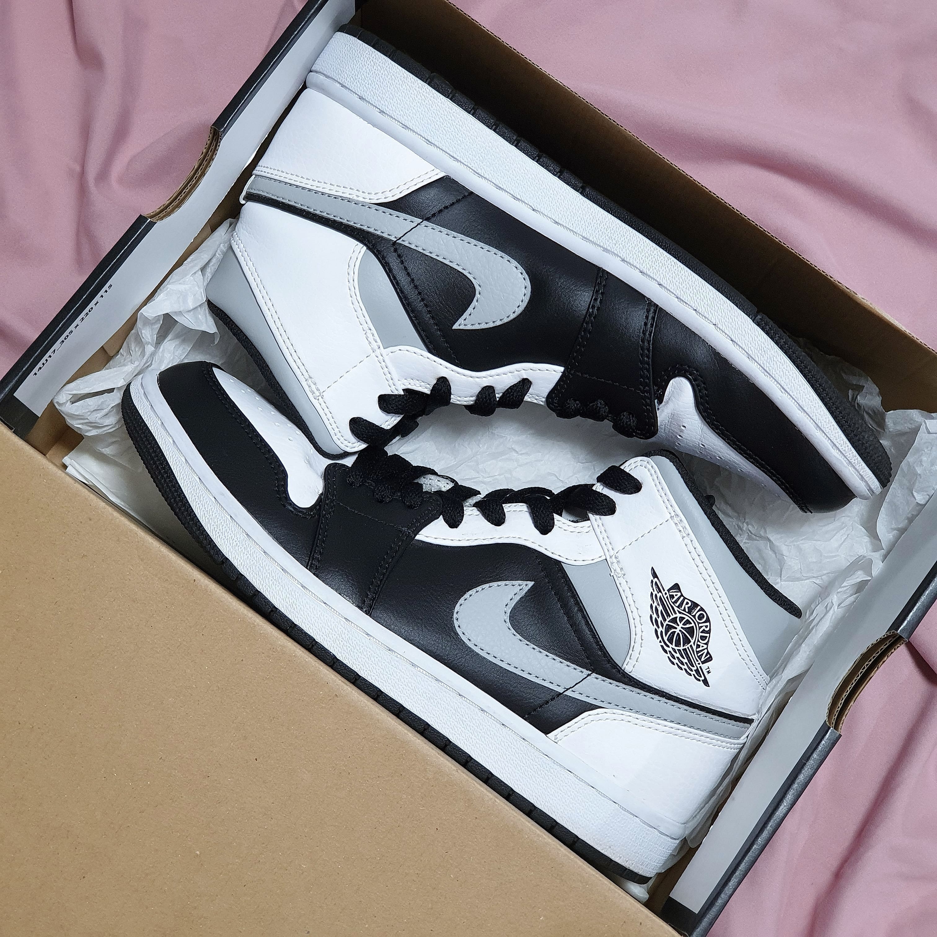 Jordan 1 Mid White Shadow 착용 스타일