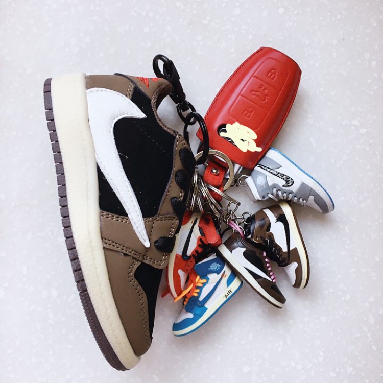 Jordan 1 x Travis Scott Retro Low OG SP Mocha 착용 스타일 - 1