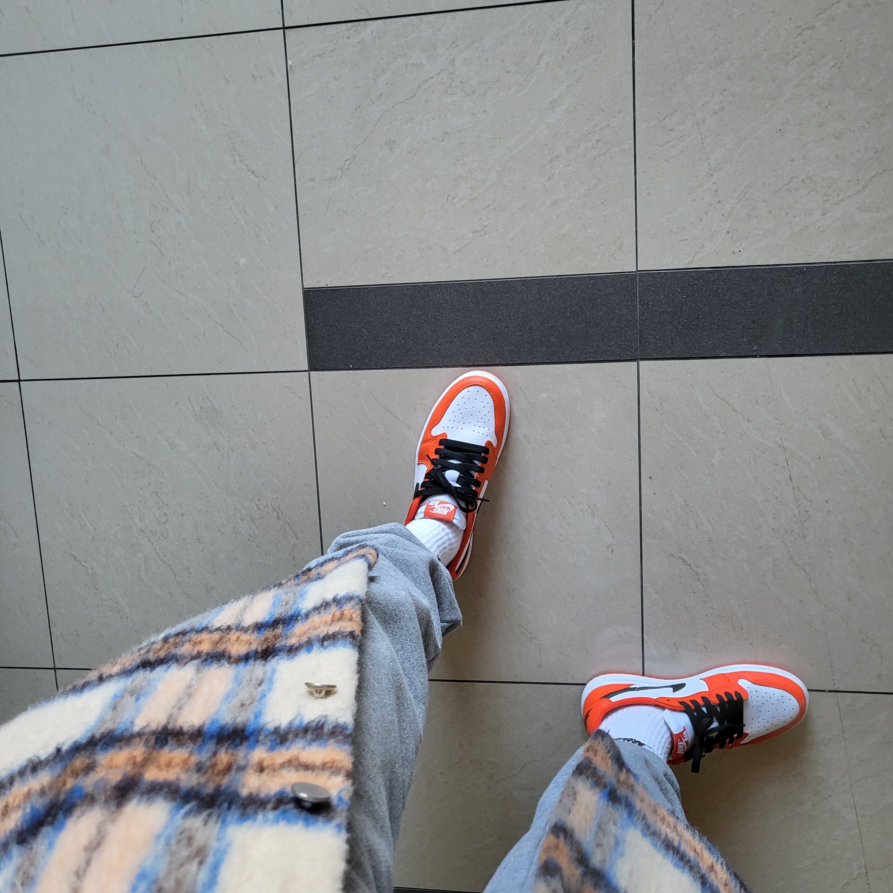 (W) Jordan 1 Low OG Starfish 착용 스타일 - 1