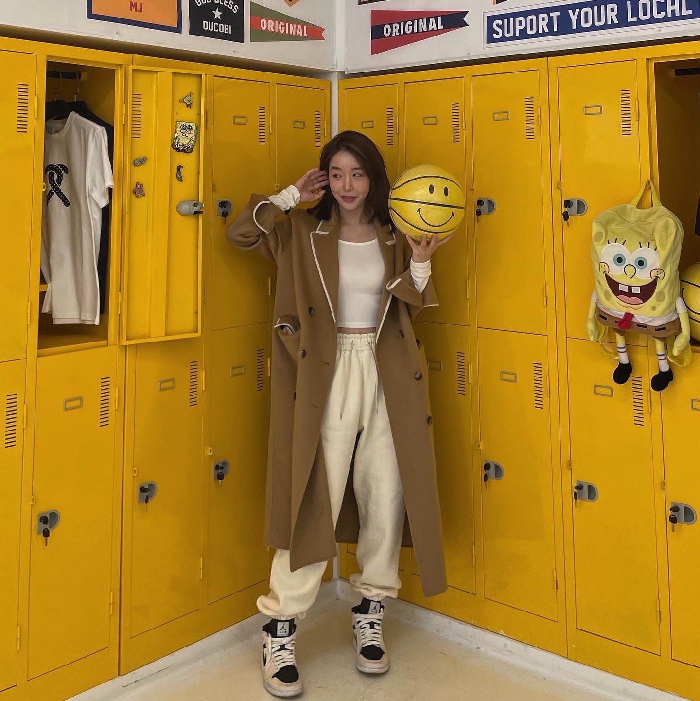 (W) Jordan 1 Mid Barely Orange 착용 스타일 - 2