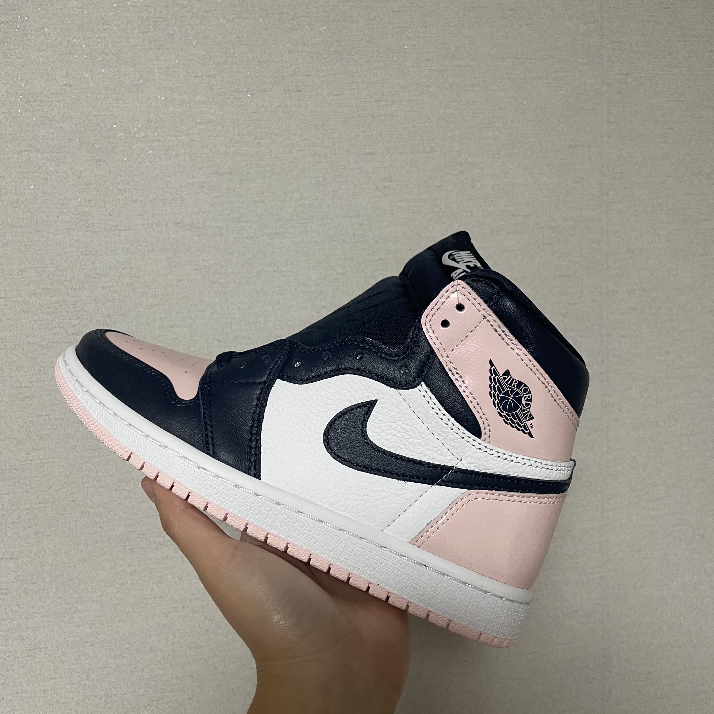 (W) Jordan 1 Retro High OG Atmosphere 착용 스타일 - 1