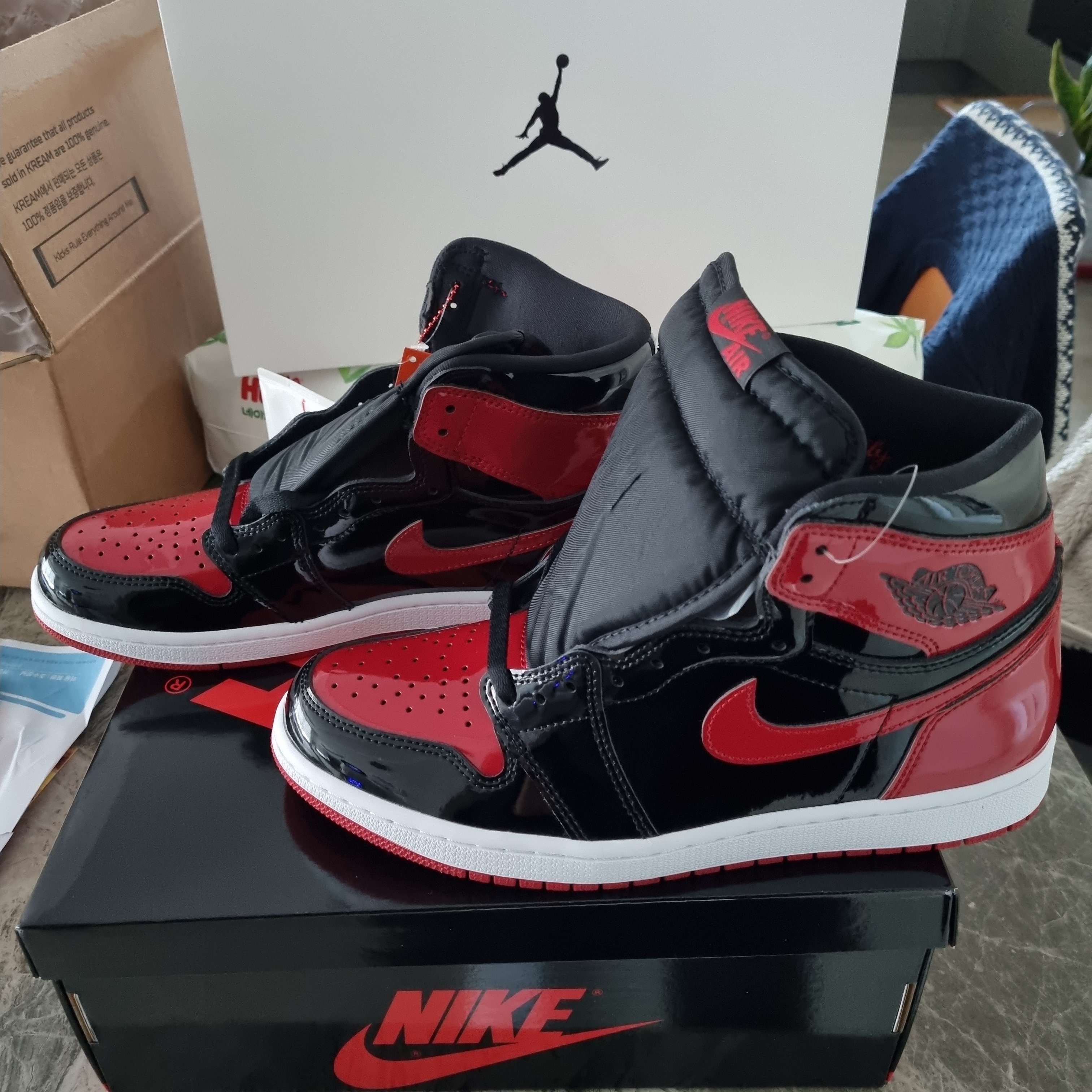 Jordan 1 Retro High OG Patent Bred 착용 스타일 - 2