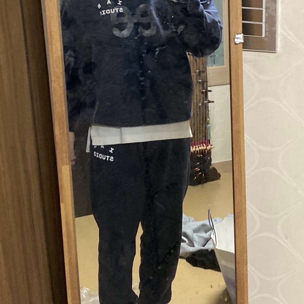 IAB Studio x Lee Pigment Sweatshirt Indigo Navy, IAB Studio x Lee Pigment Sweatpants Indigo Navy 착용 스타일