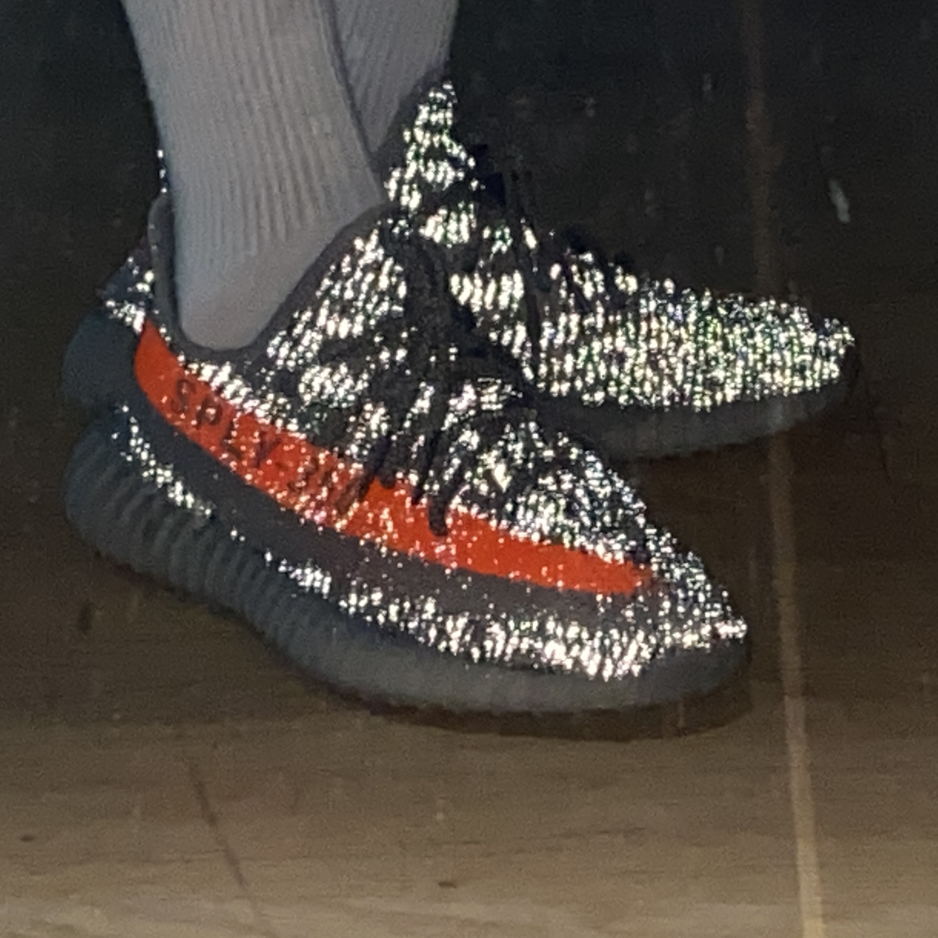 Adidas Yeezy Boost 350 V2 Beluga - Reflective 착용 스타일 - 2