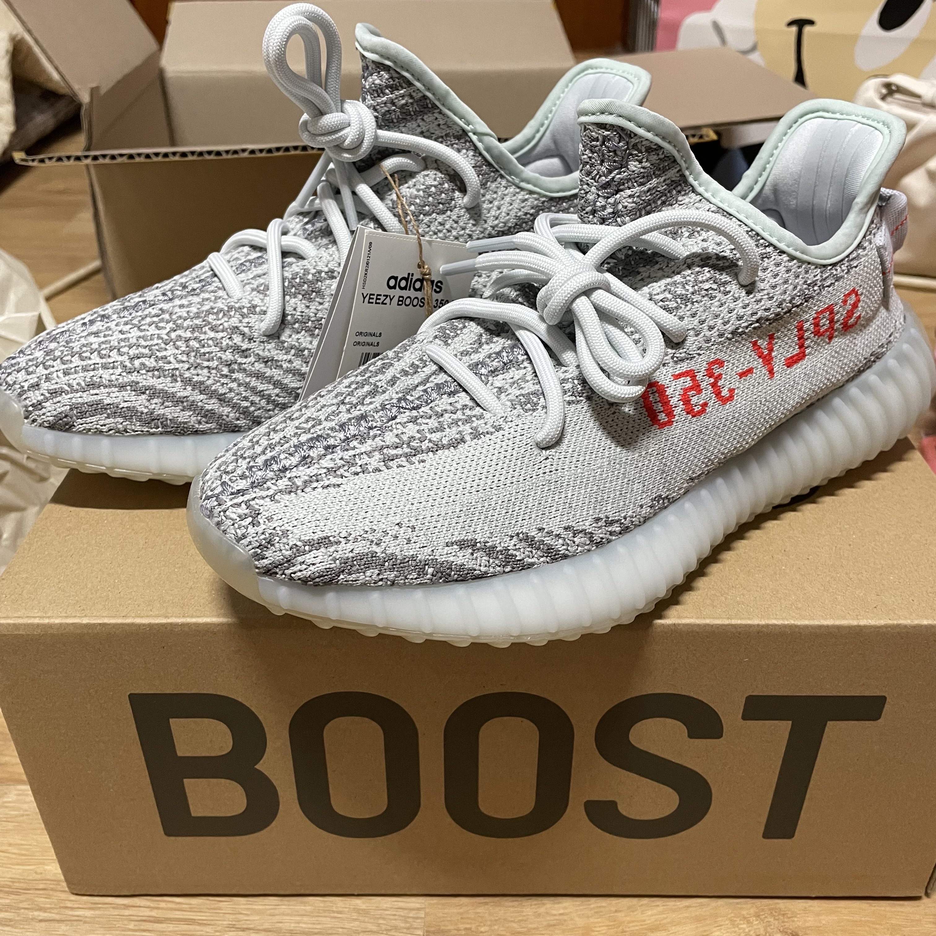Adidas Yeezy Boost 350 V2 Blue Tint 2017 착용 스타일