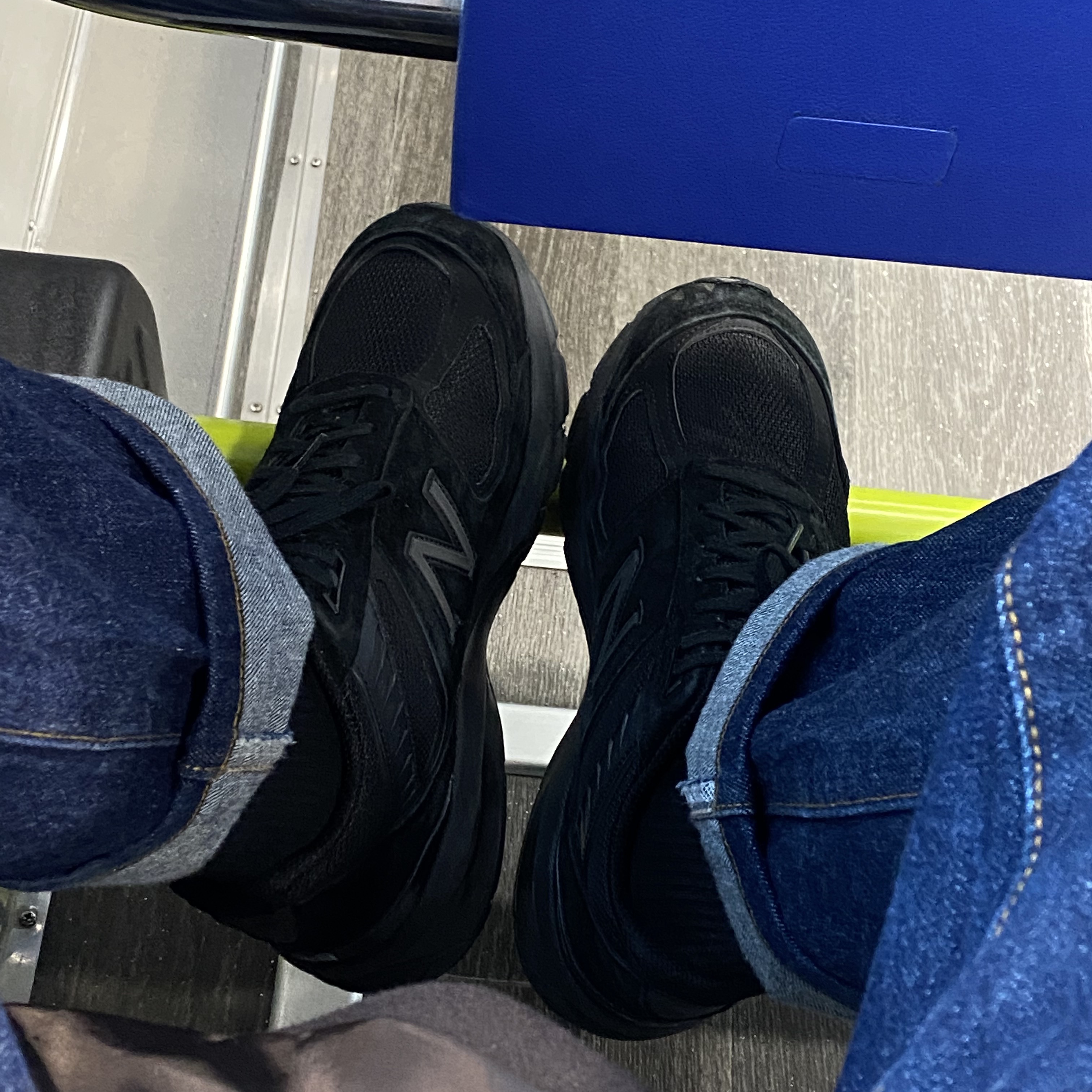 New Balance 990v5 Made in USA Triple Black - D Standard 착용 스타일