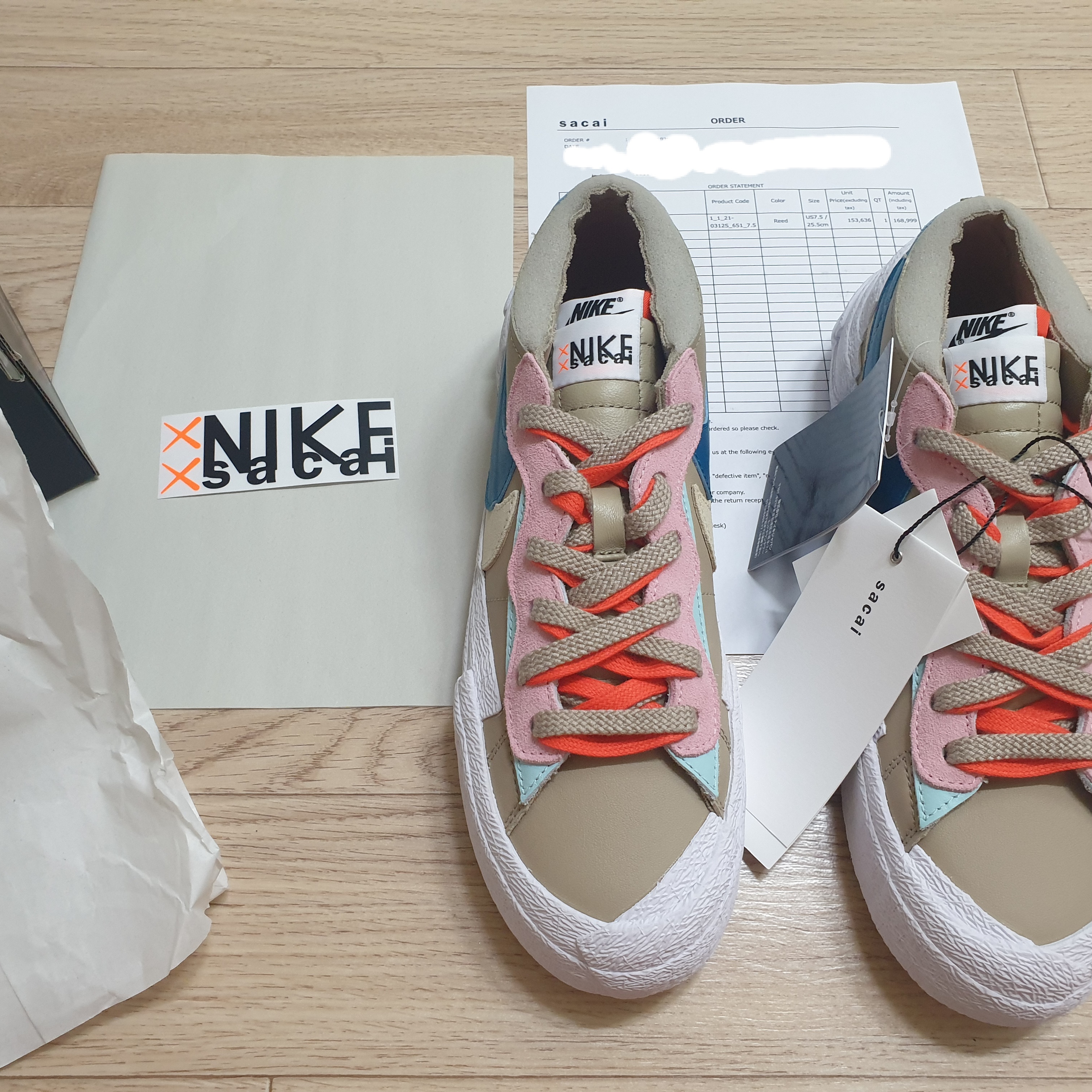 Nike x Sacai x Kaws Blazer Low Reed 착용 스타일