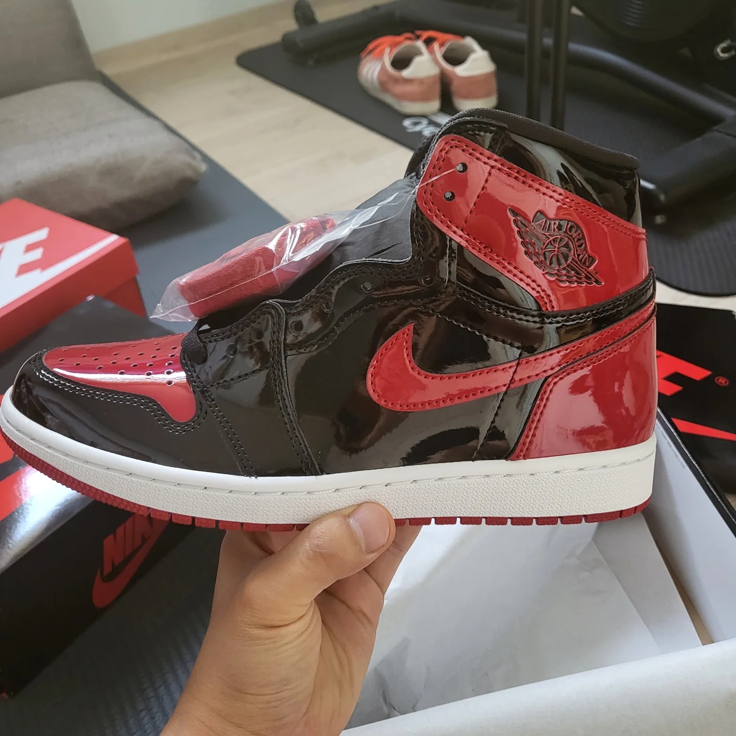 Jordan 1 Retro High OG Patent Bred, (GS) Jordan 1 Retro High OG Patent Bred 착용 스타일 - 1