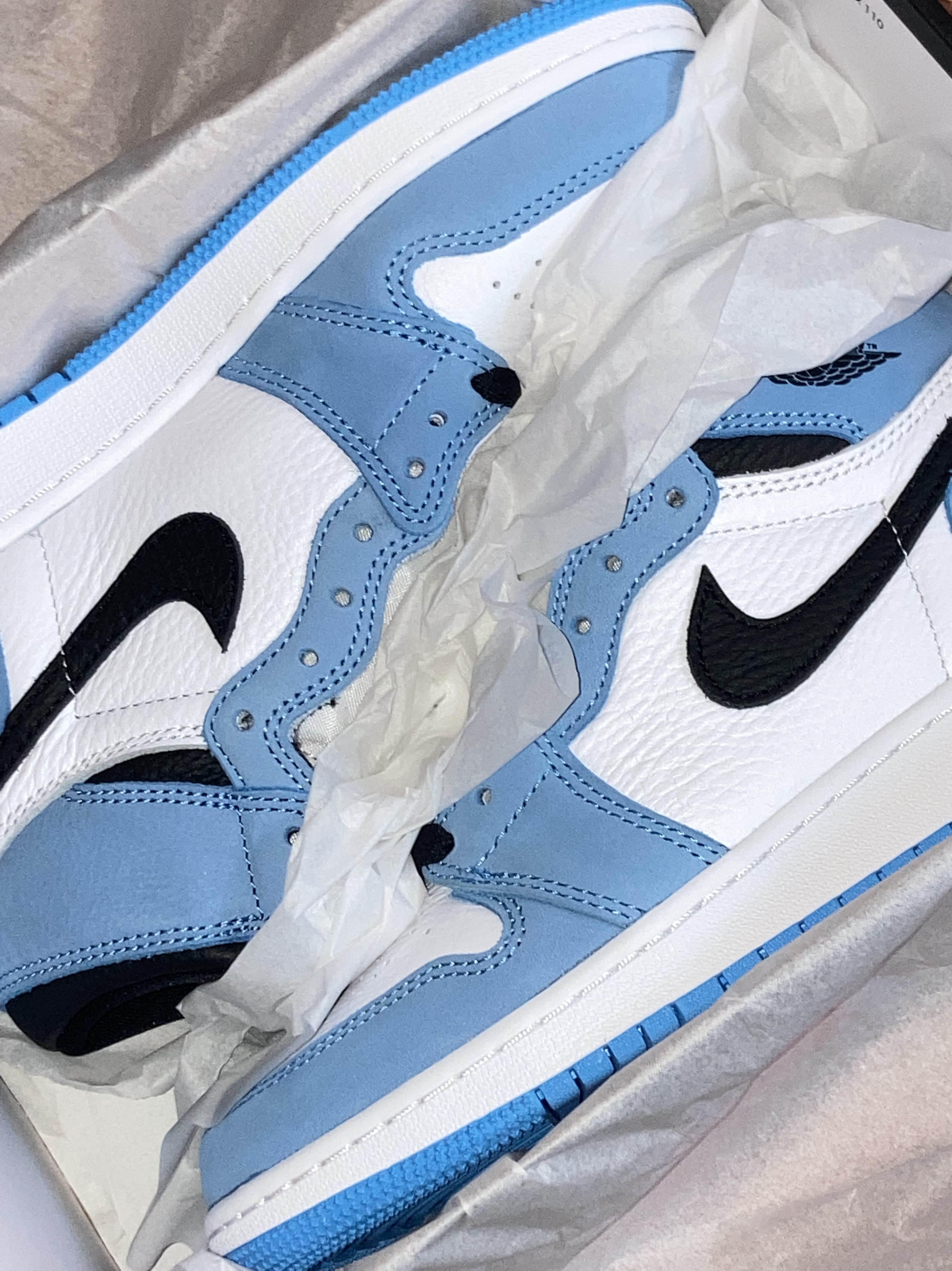 (GS) Jordan 1 Retro High OG University Blue 착용 스타일 - 1