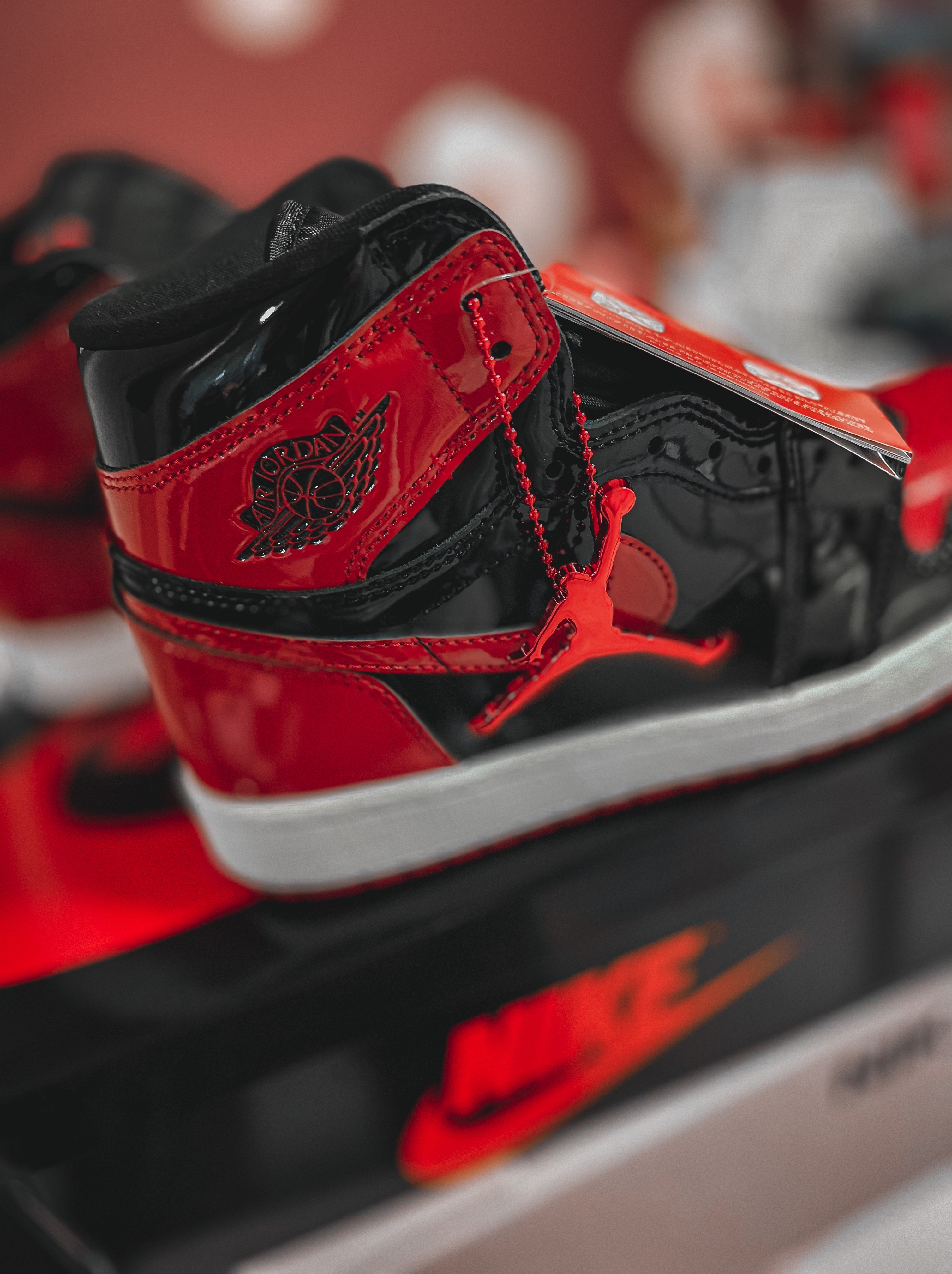 Jordan 1 Retro High OG Patent Bred 착용 스타일 - 3