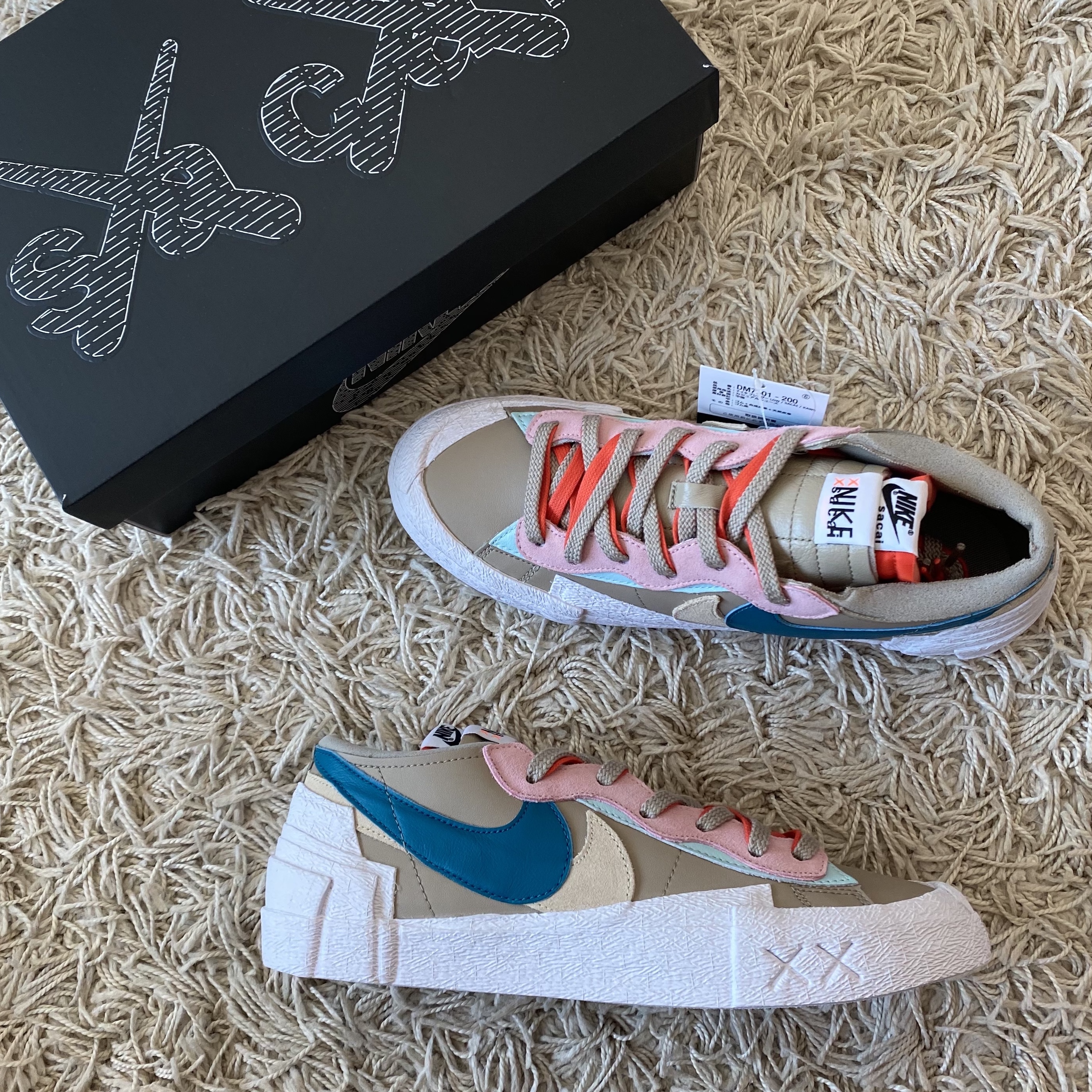 Nike x Sacai x Kaws Blazer Low Reed 착용 스타일