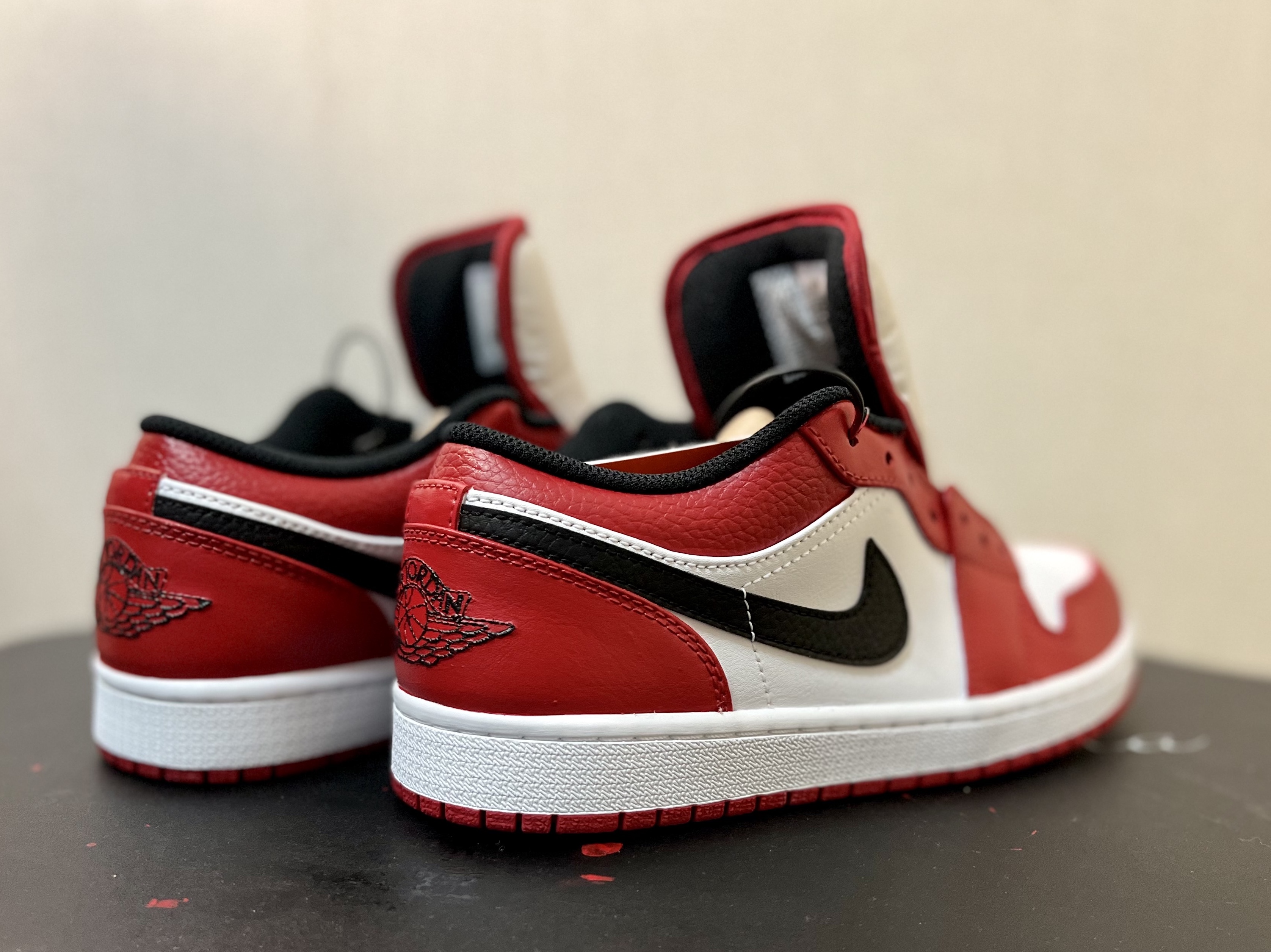 Jordan 1 Low White Red Black, (GS) Jordan 1 Low White Red Black 착용 스타일 - 2