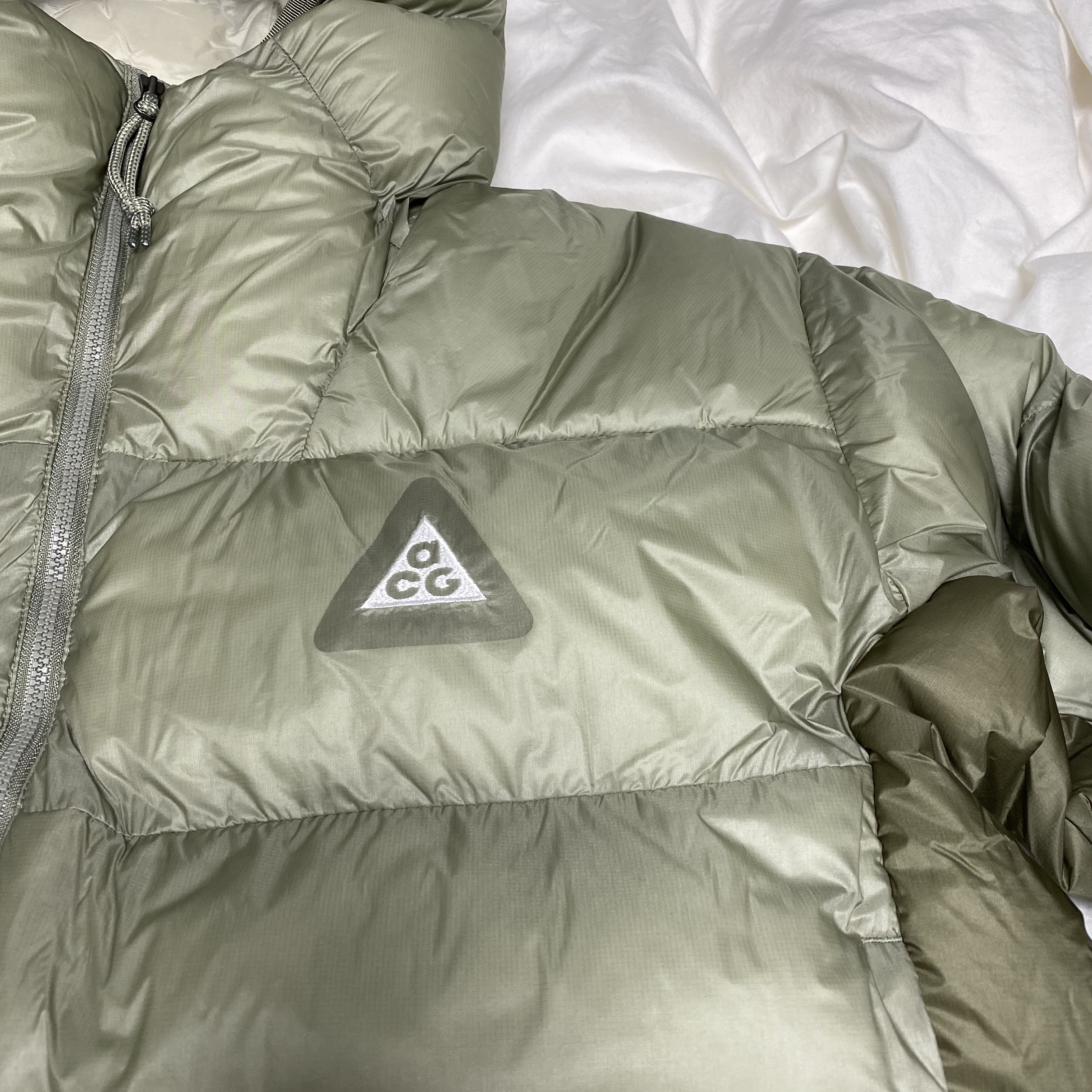Nike ACG Therma-Fit ADV Lunar Lake Puffer Jacket Light Army - Asia 착용 스타일 - 2