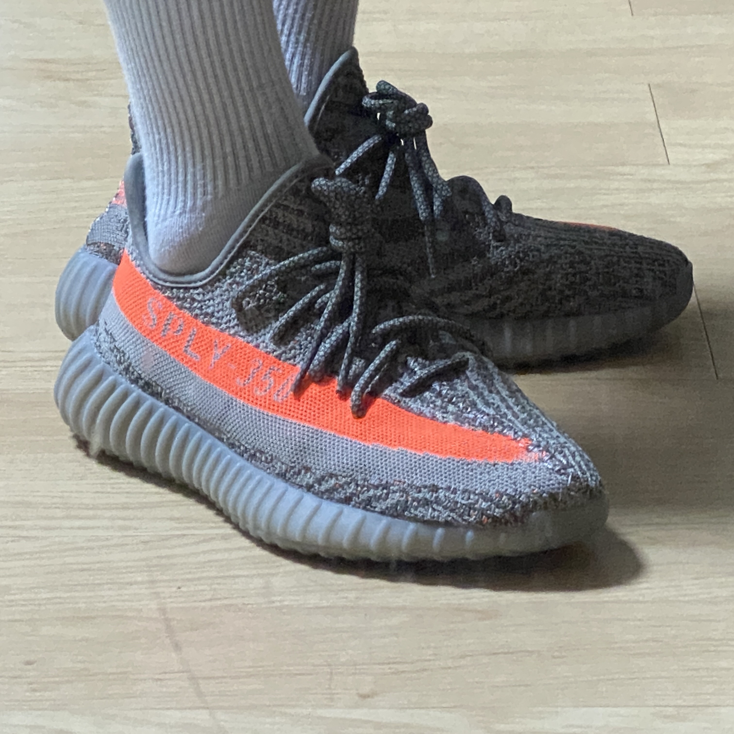 Adidas Yeezy Boost 350 V2 Beluga - Reflective 착용 스타일 - 1