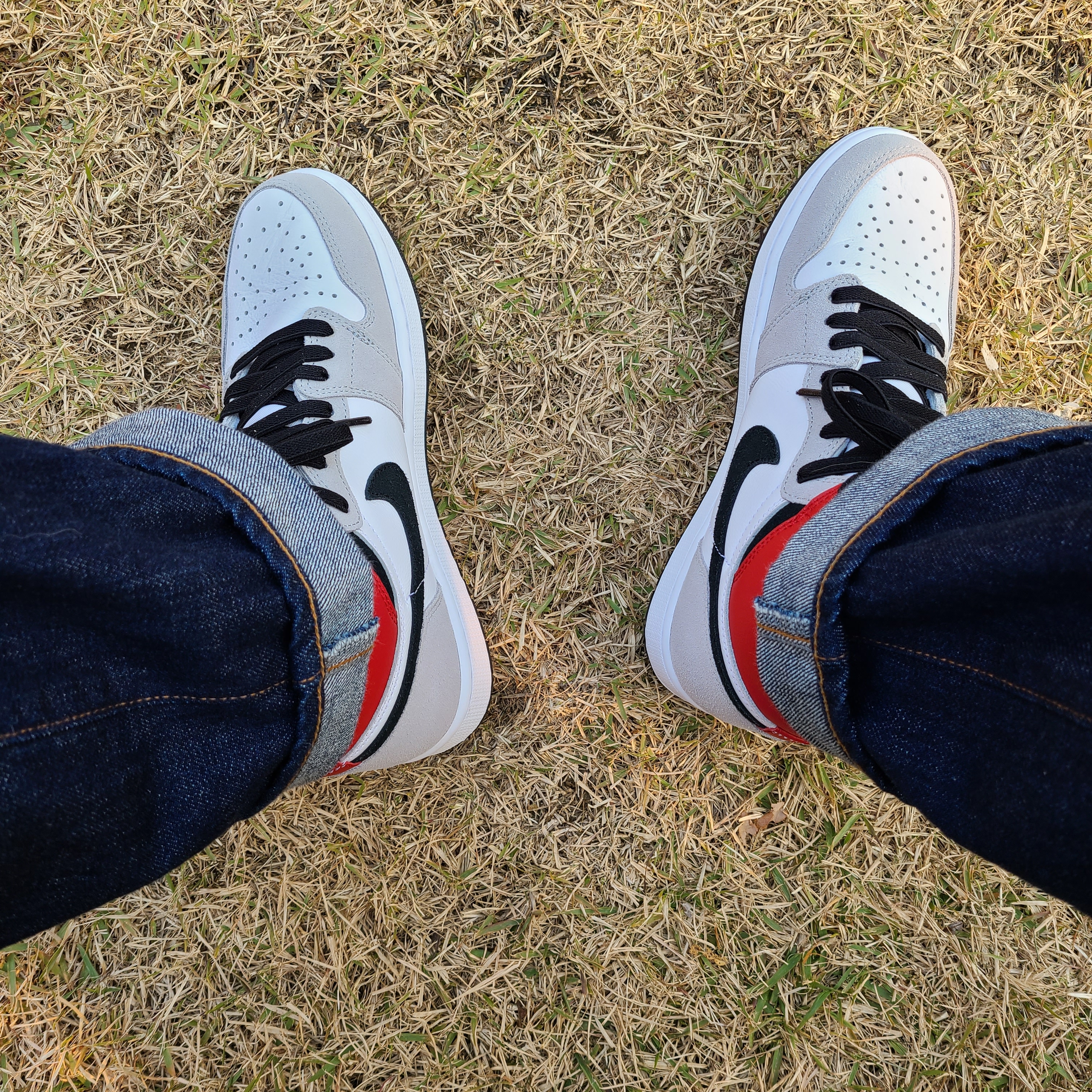Jordan 1 Retro High OG Light Smoke Grey 착용 스타일 - 1