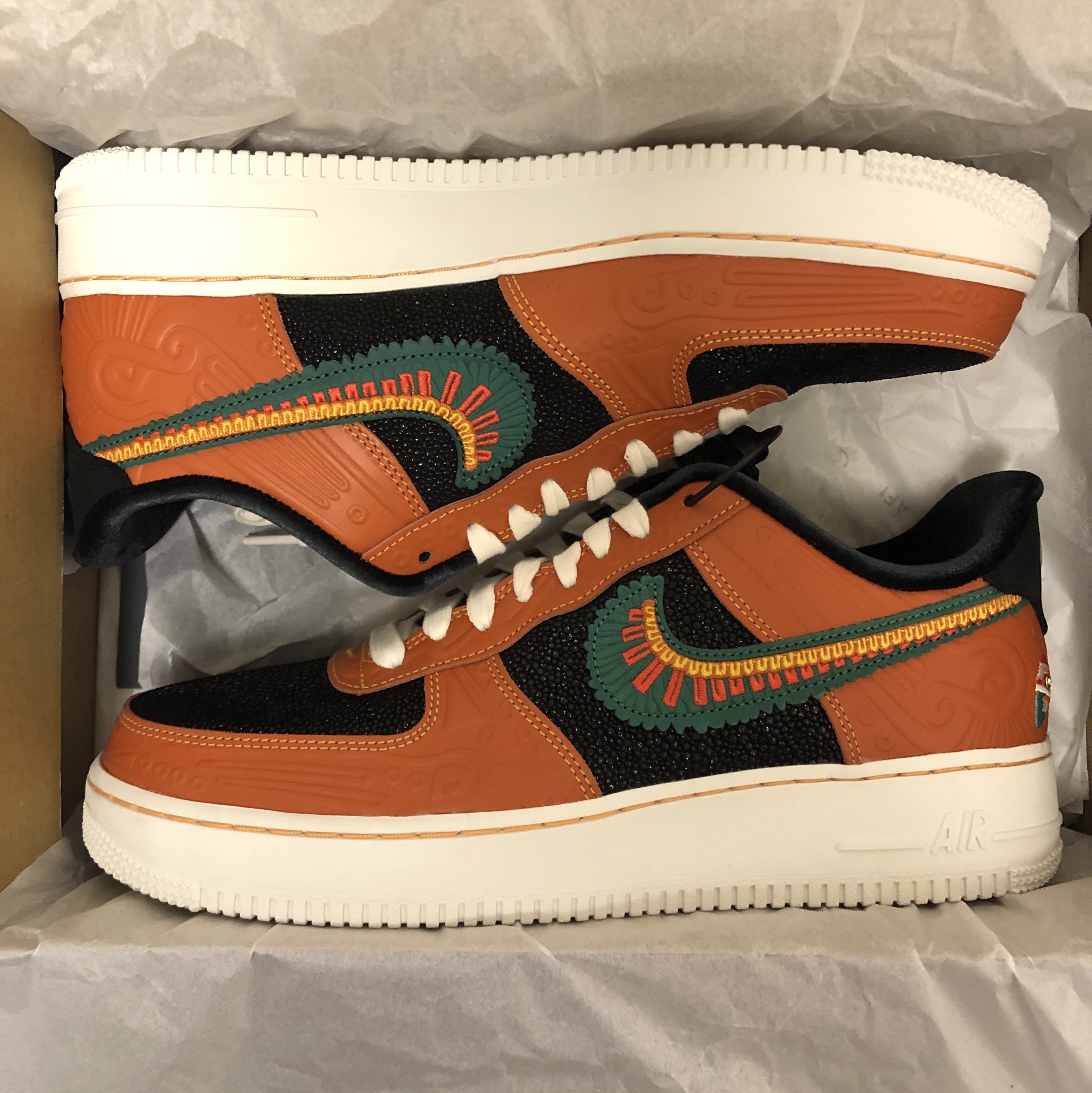 Nike Air Force 1 '07 LX Siempre Familia 착용 스타일