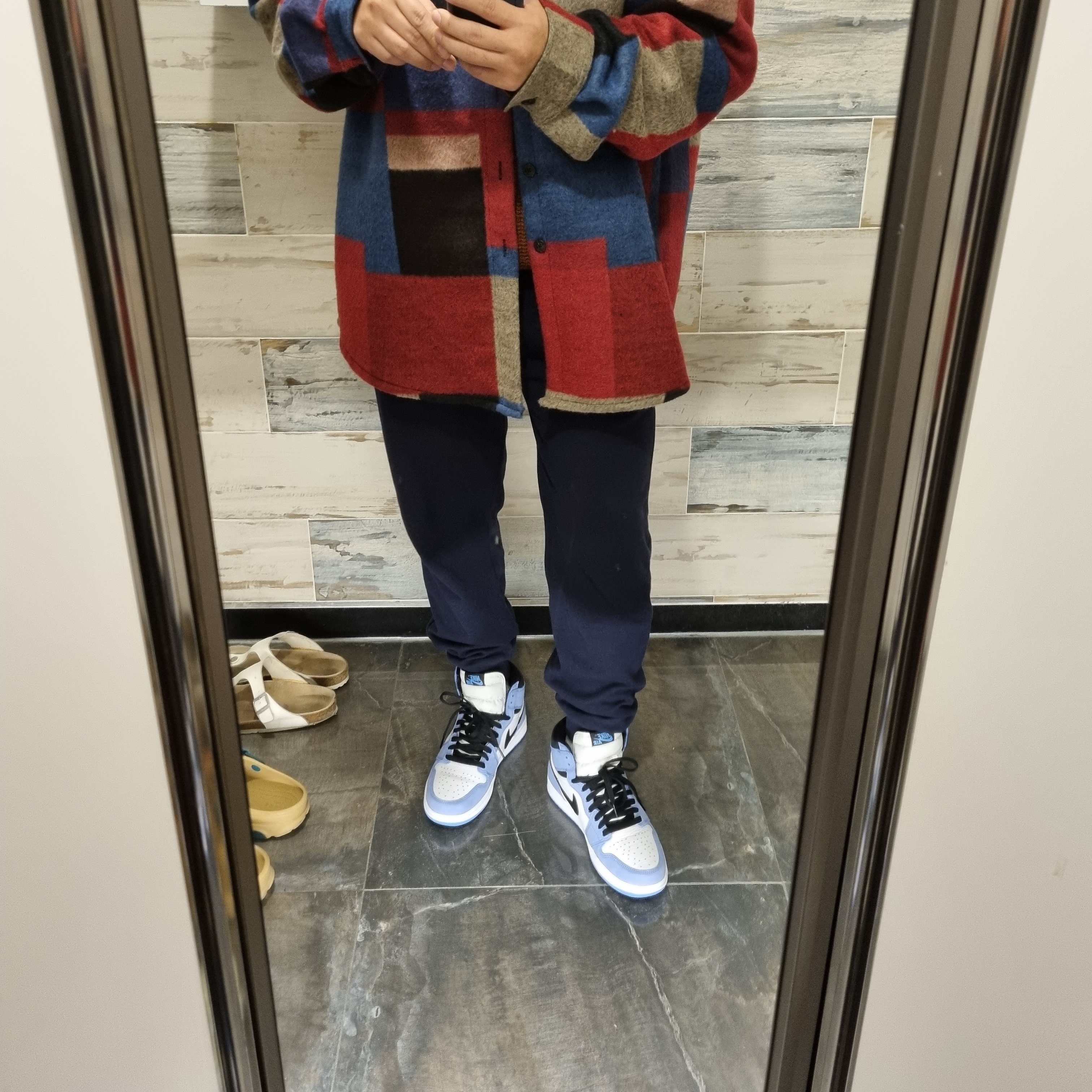 Jordan 1 Retro High OG University Blue 착용 스타일