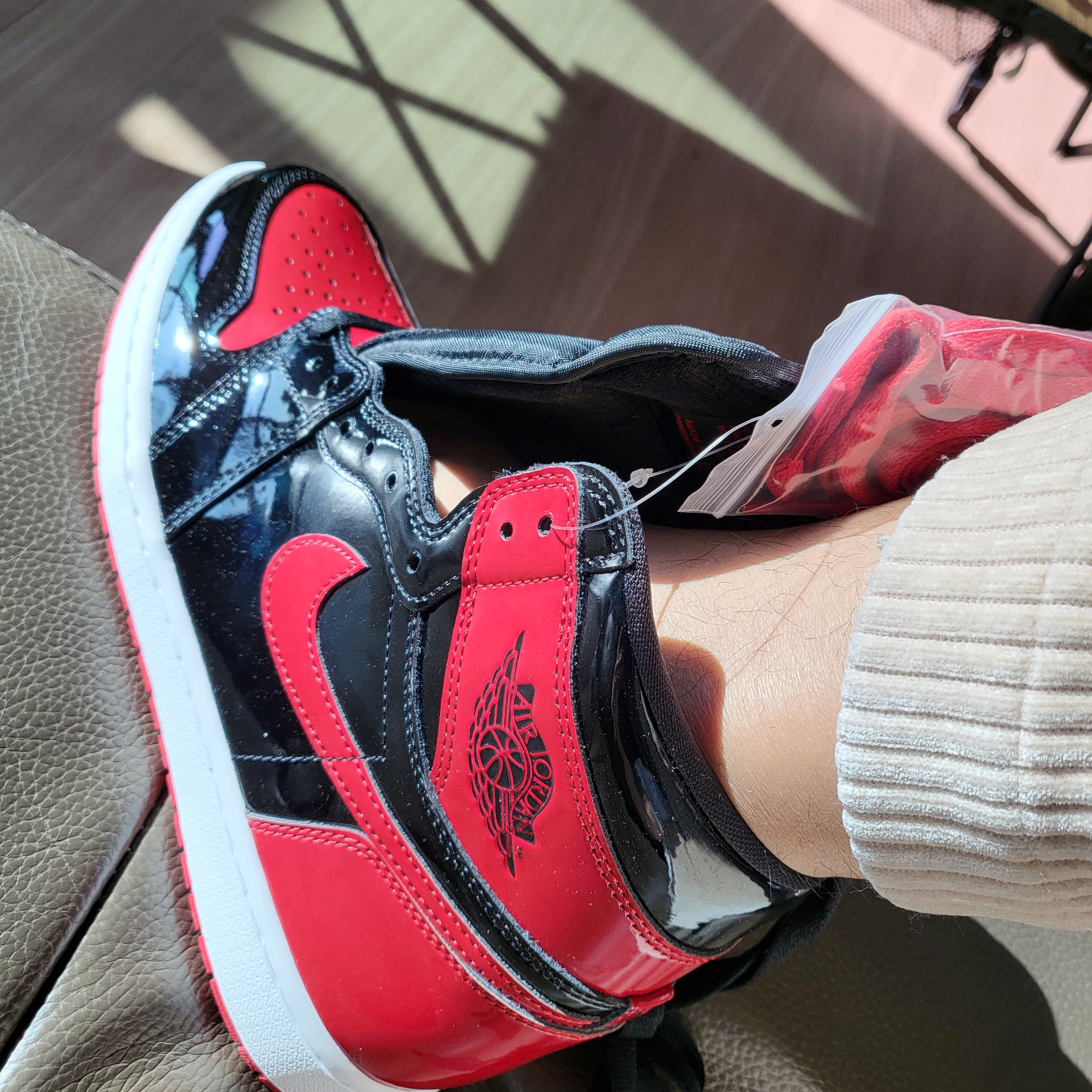 Jordan 1 Retro High OG Patent Bred 착용 스타일 - 2