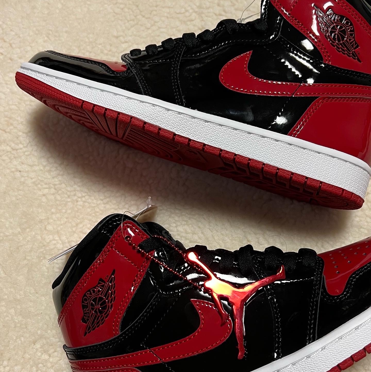 Jordan 1 Retro High OG Patent Bred, (GS) Jordan 1 Retro High OG Patent Bred 착용 스타일 - 2
