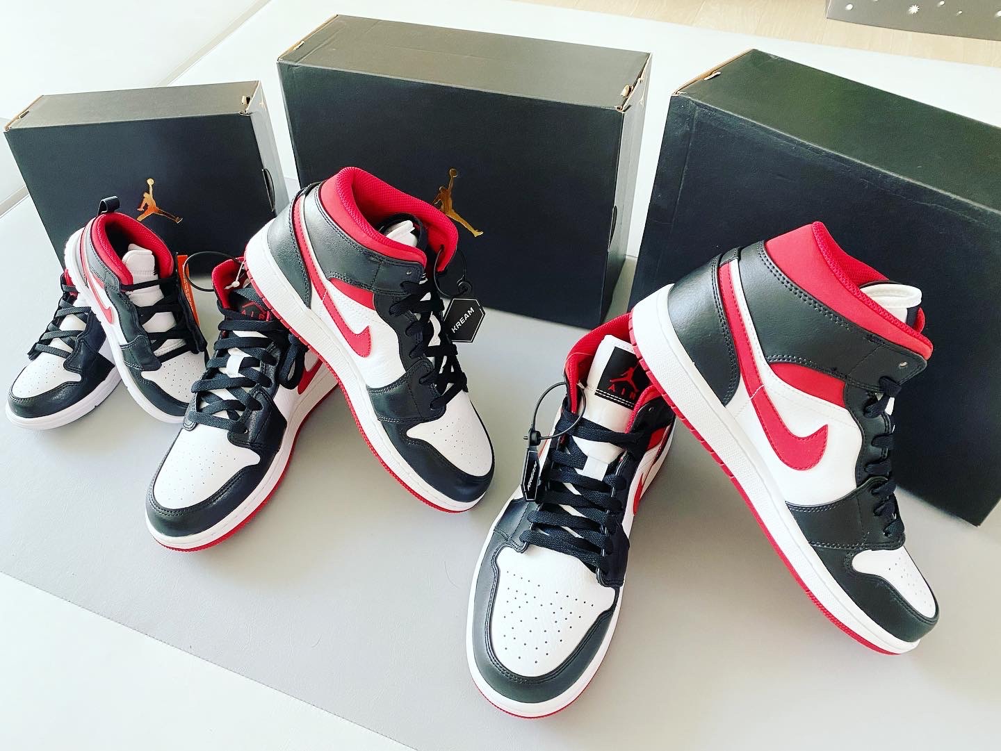 Jordan 1 Mid Gym Red Black White, (GS) Jordan 1 Mid Gym Red Black White 착용 스타일 - 2
