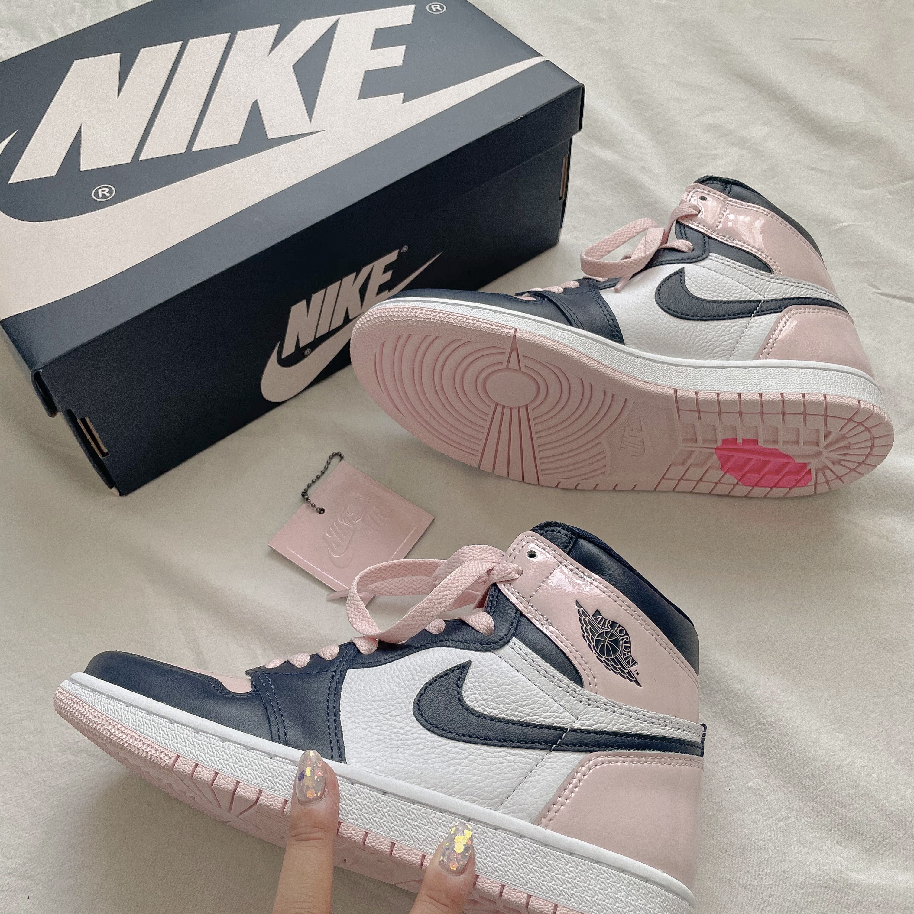 (W) Jordan 1 Retro High OG Atmosphere 착용 스타일 - 3