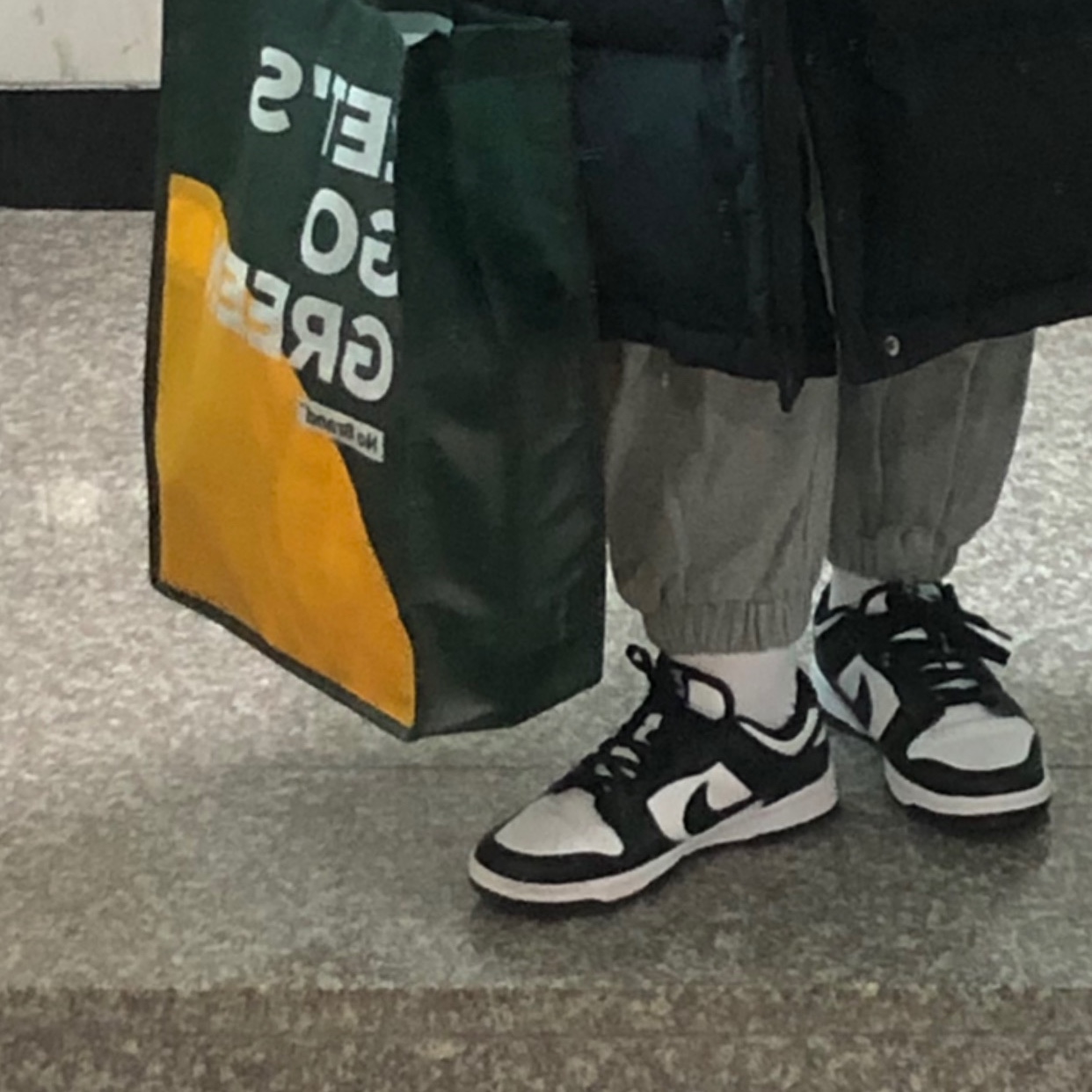 (W) Nike Dunk Low Black 착용 스타일 - 2