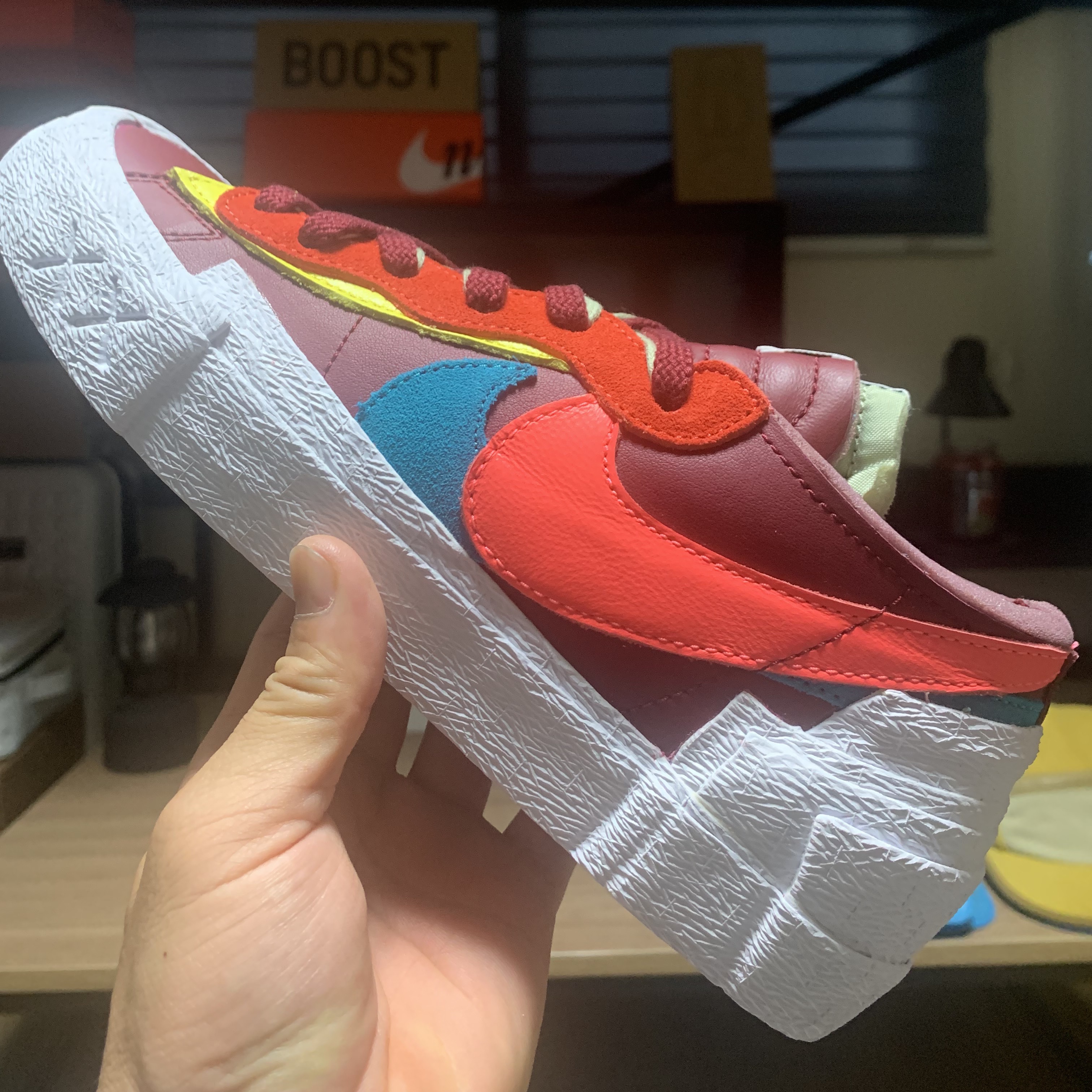 Nike x Sacai x Kaws Blazer Low Team Red 착용 스타일 - 3