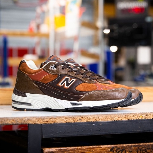New Balance 991 Made in UK Brown Dark Brown 착용 스타일