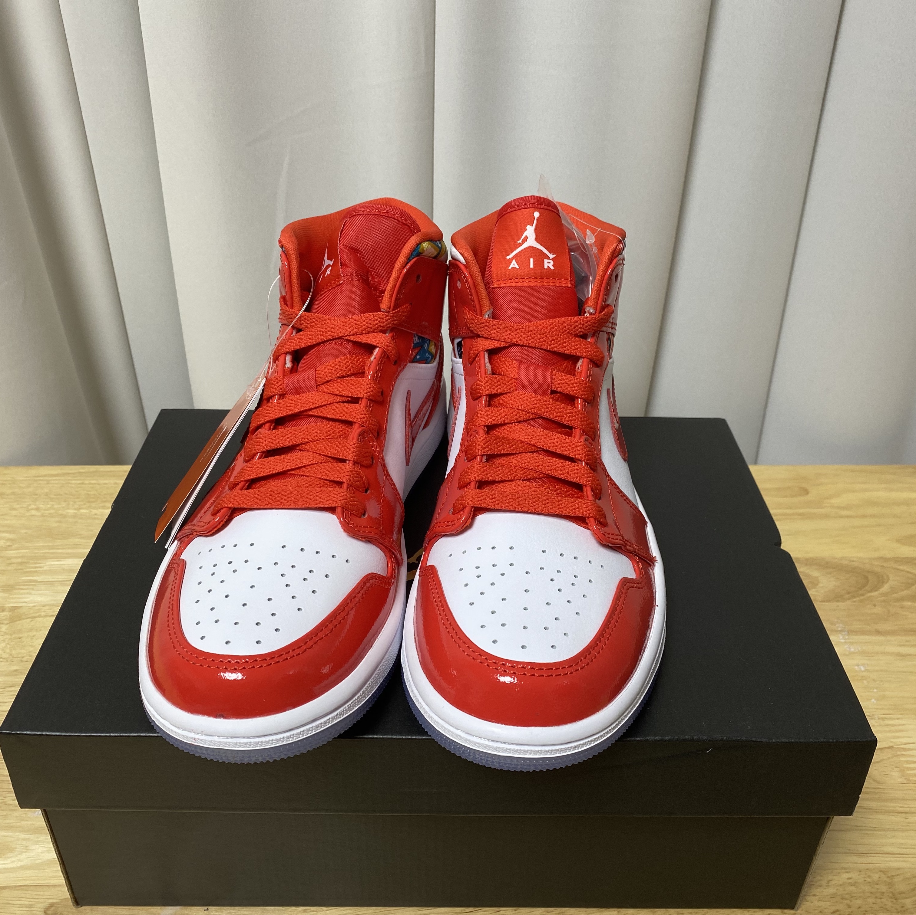 Jordan 1 Mid SE Barcelona Sweater 착용 스타일 - 2