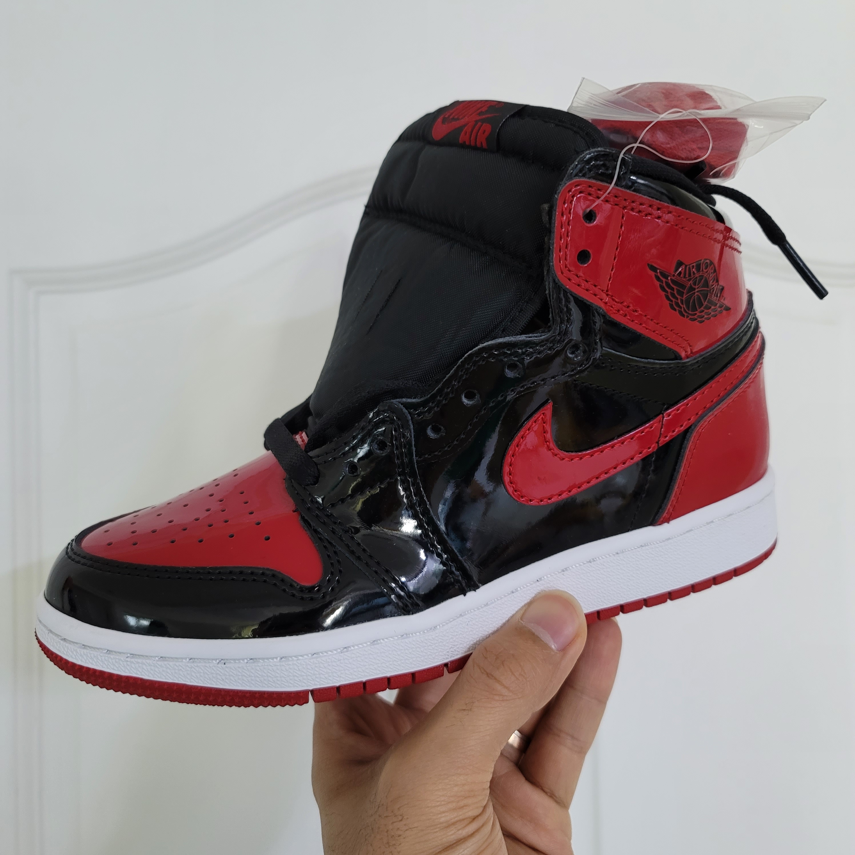 Nike x Sacai VaporWaffle Royal Fuchsia, (GS) Jordan 1 Retro High OG Patent Bred 착용 스타일 - 2