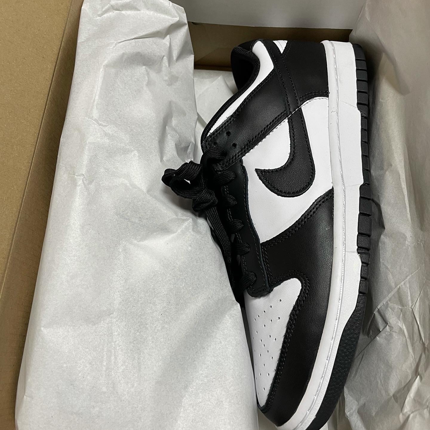 Nike Dunk Low Retro Black 착용 스타일 - 2