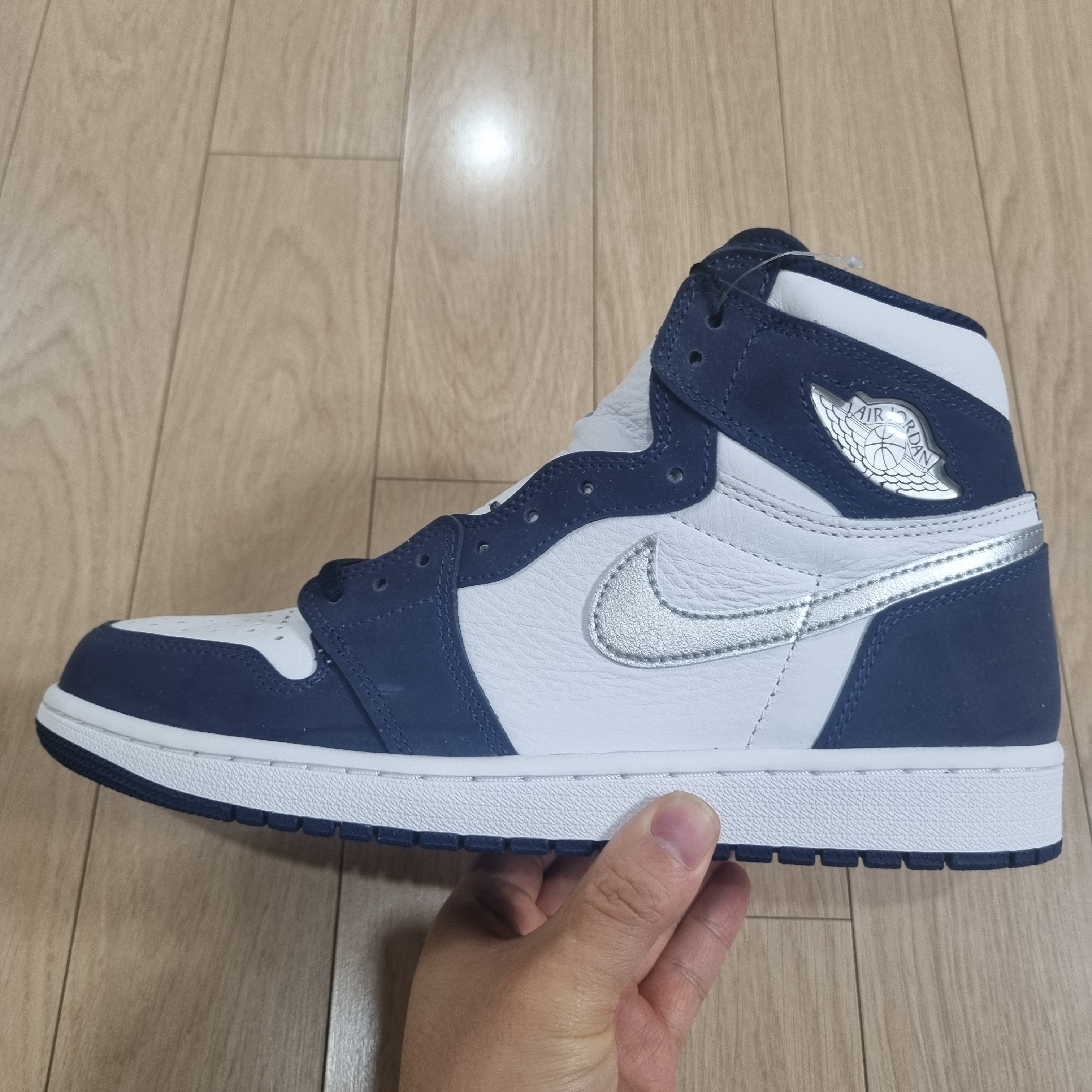 Jordan 1 Retro High OG CO.JP Midnight Navy 착용 스타일 - 2